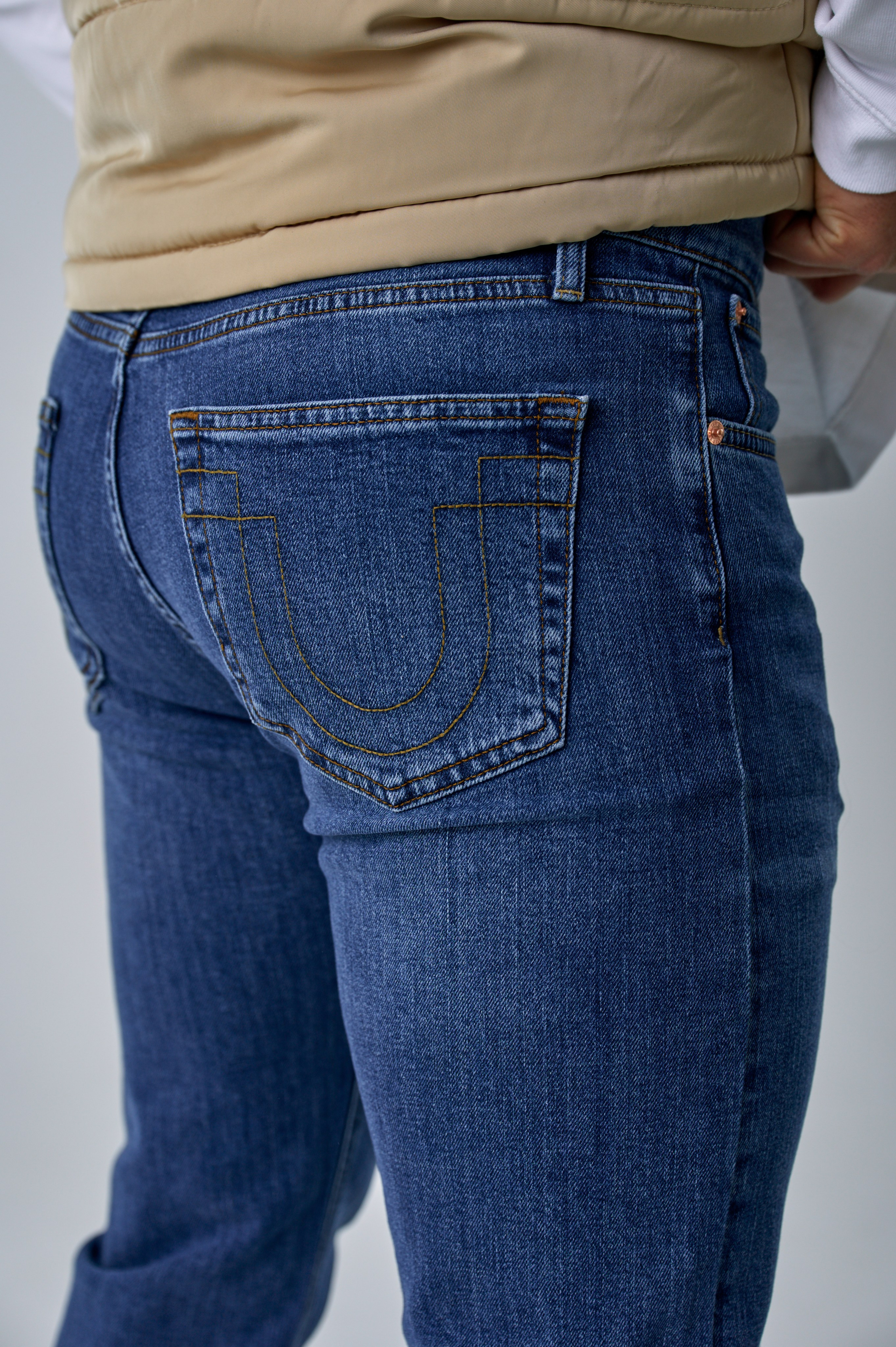 Мужские джинсы. Фотограф Челябинск — Кирилл Устюжанин