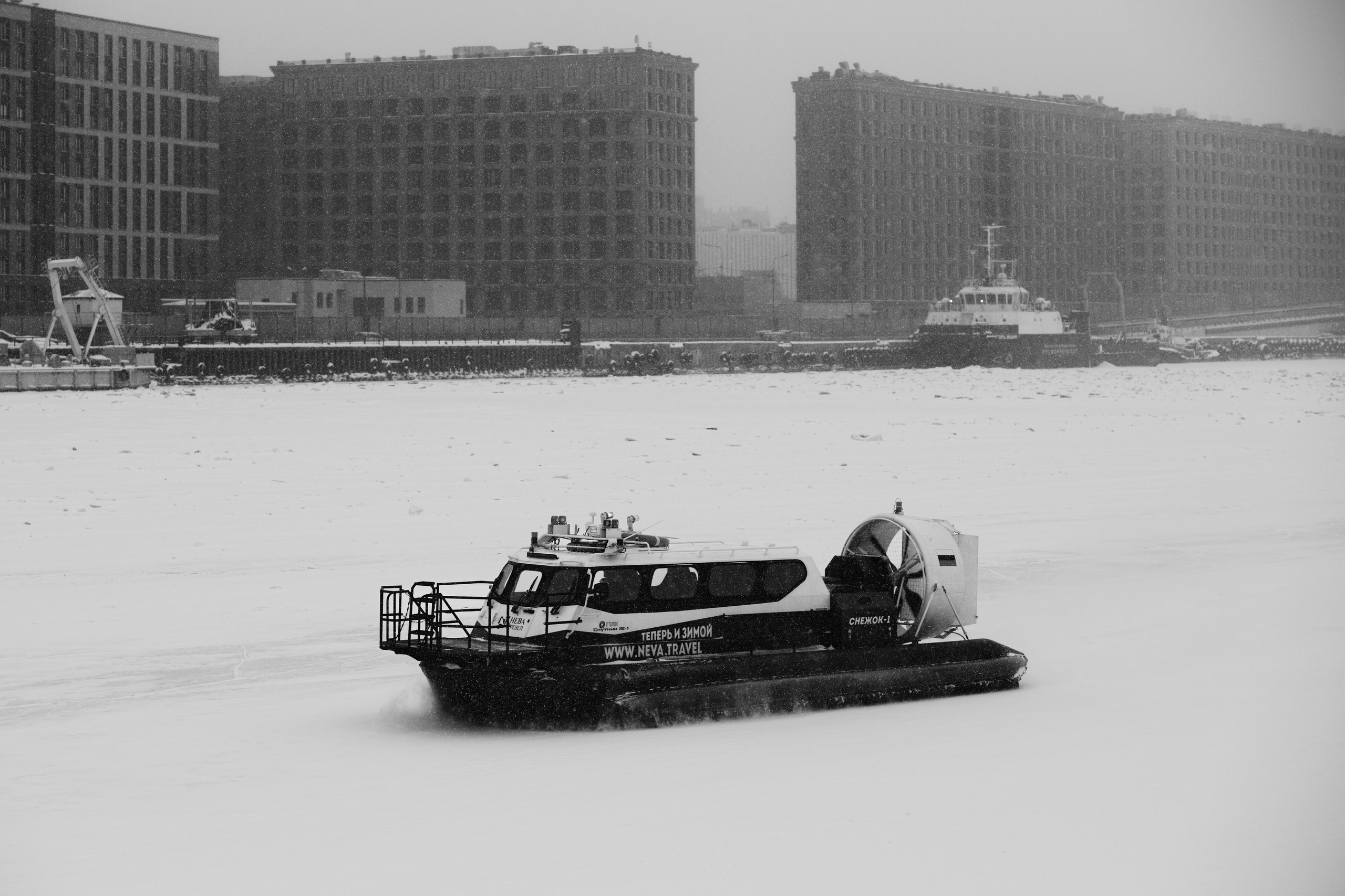Стрит-фотография в Санкт-Петербурге — фотосессия | Филипп Линзин. Репортажный и портретный фотограф в Санкт-Петербурге Филипп Линзин