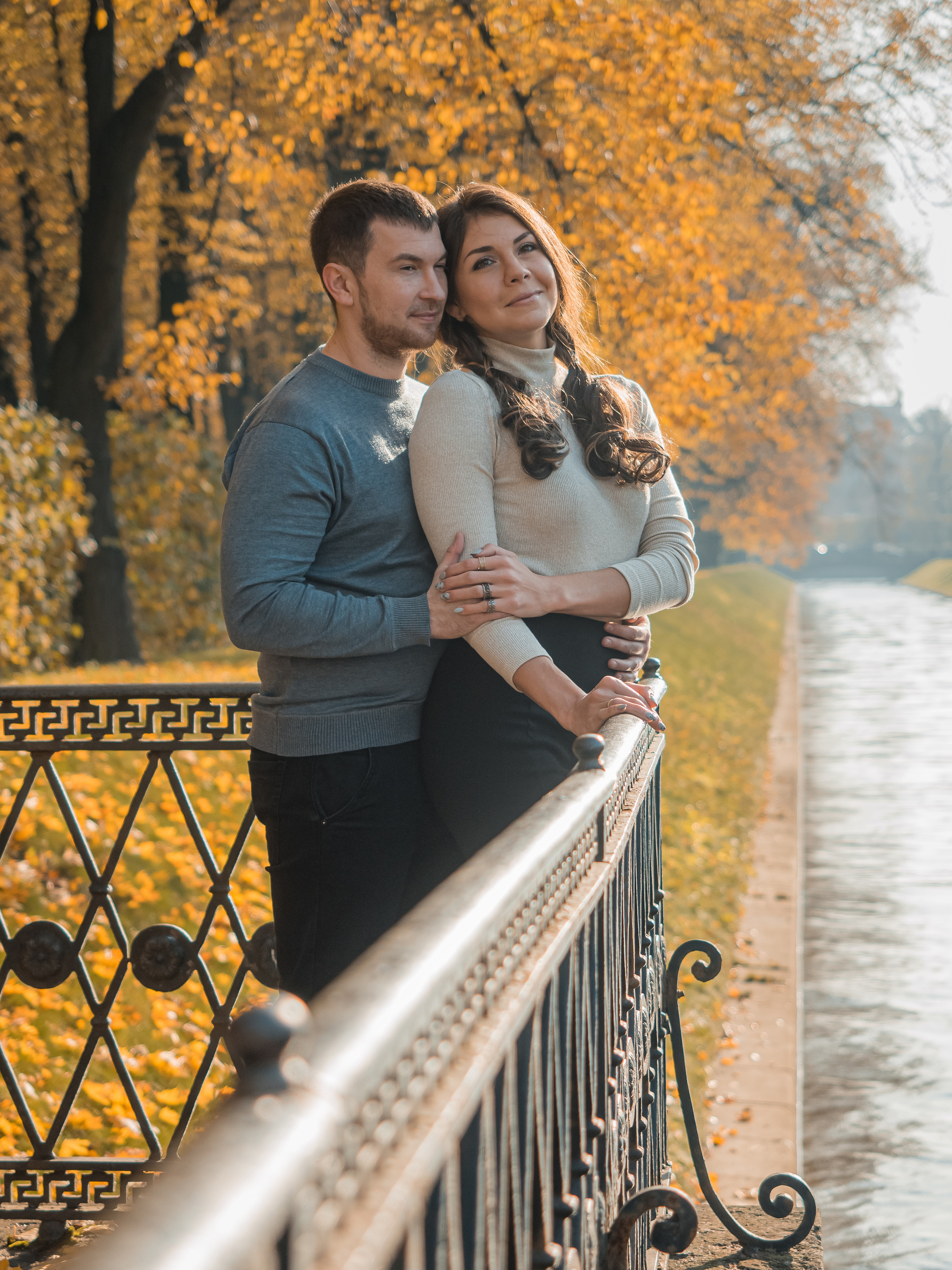 позы для фотосессии на улице, фотограф девушка