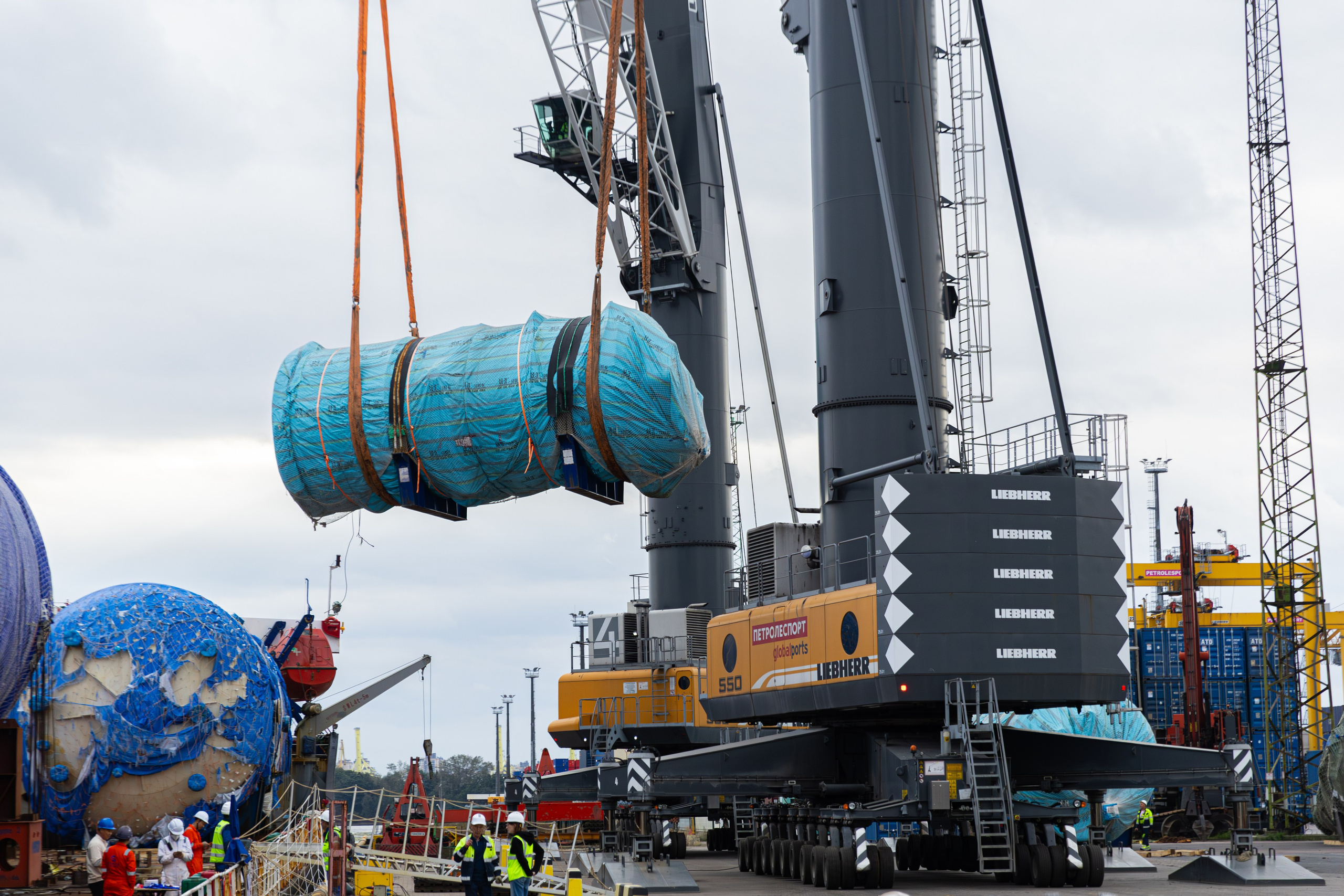 Разгрузка в порту. Снимаю съемки