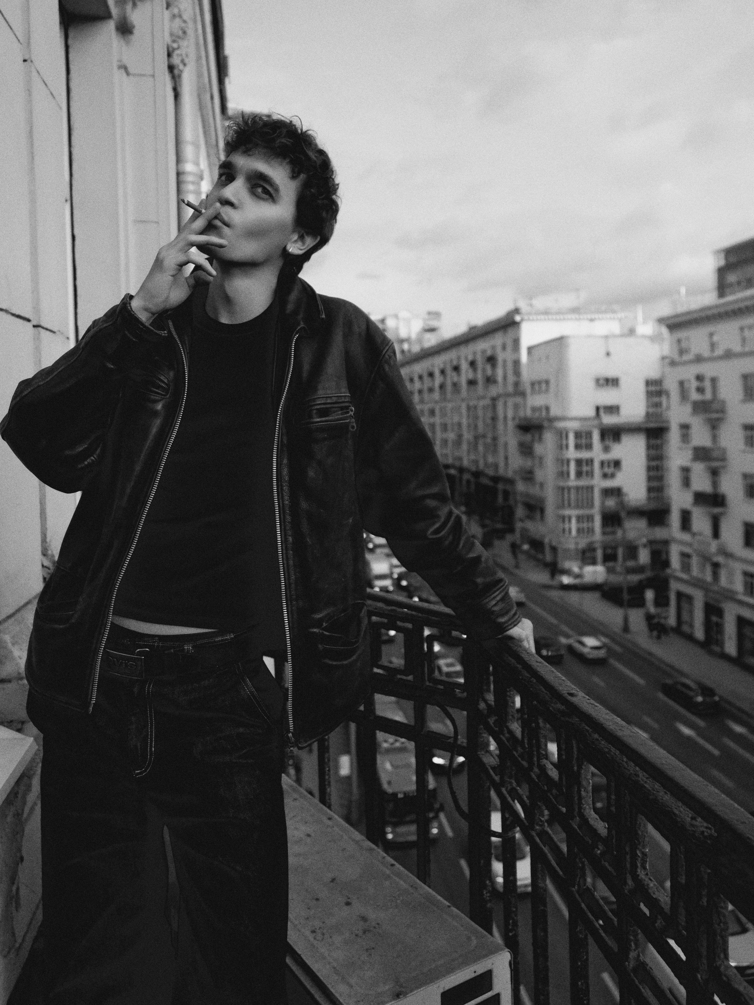 89233. Главная