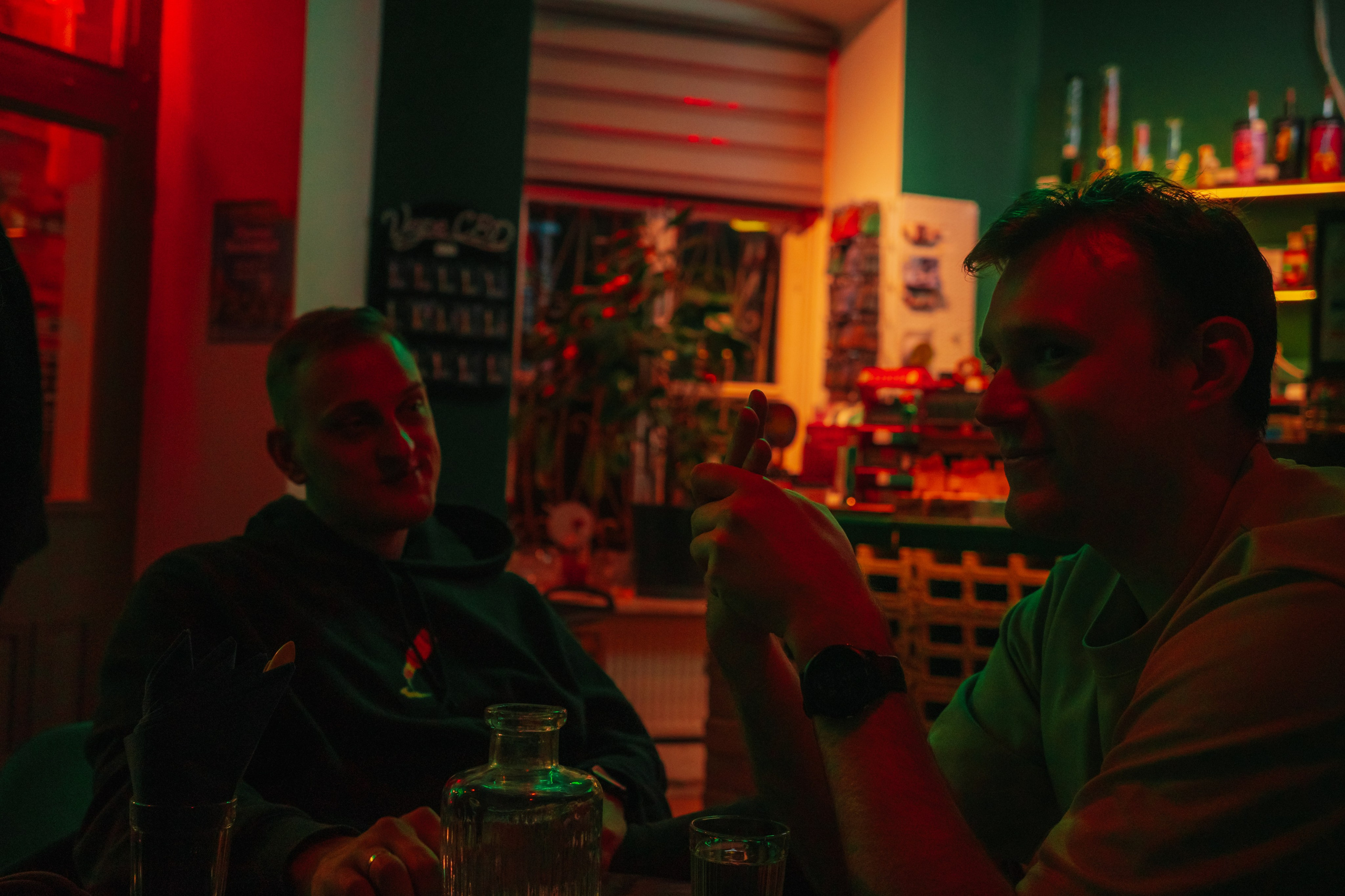 WALKING AROUND TOWN. ANASTASIA SYUTKINA PHOTOGRAPHY