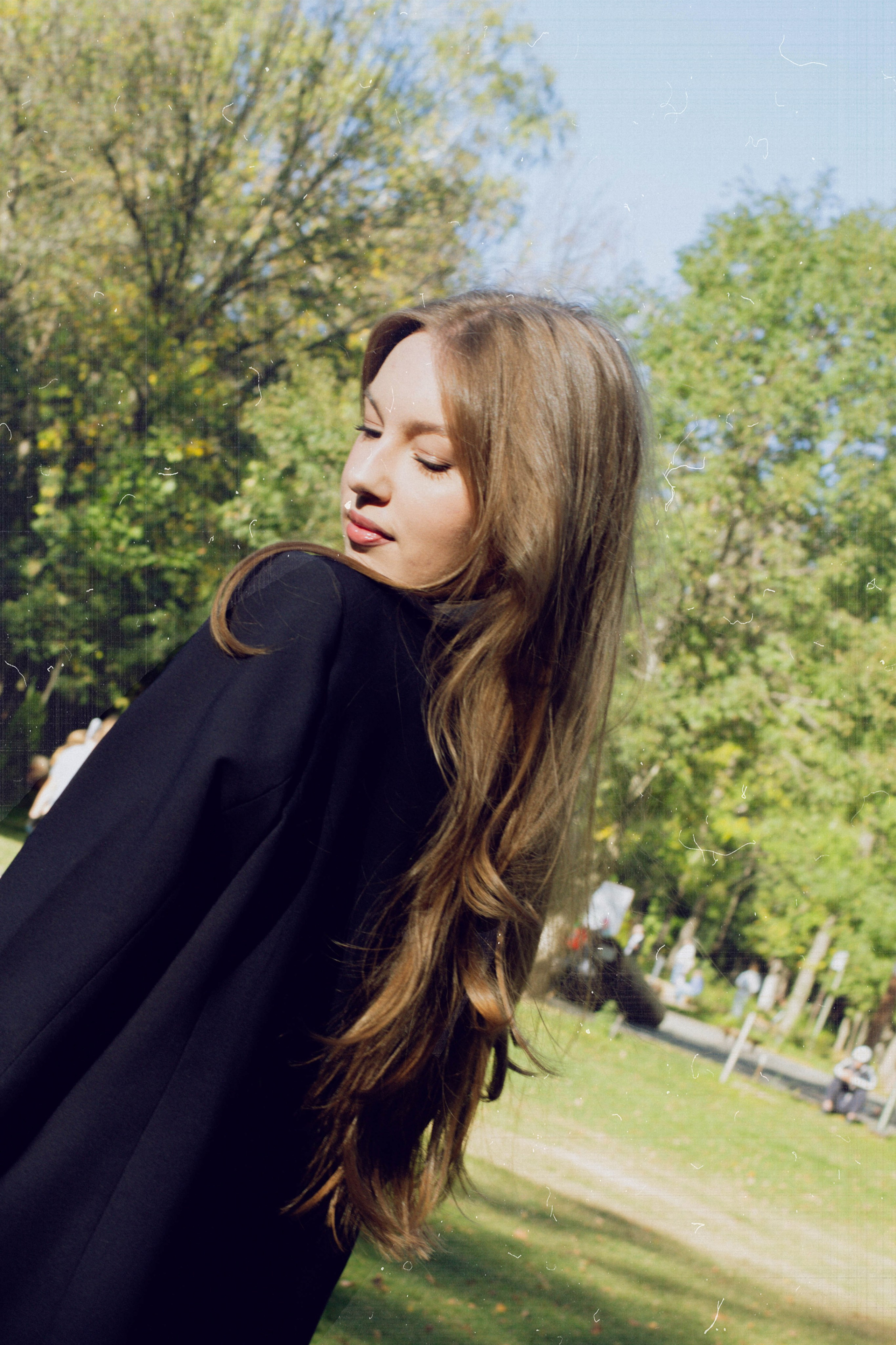 Sofiya. Я — Алёна и я фотографирую красиво (е)
