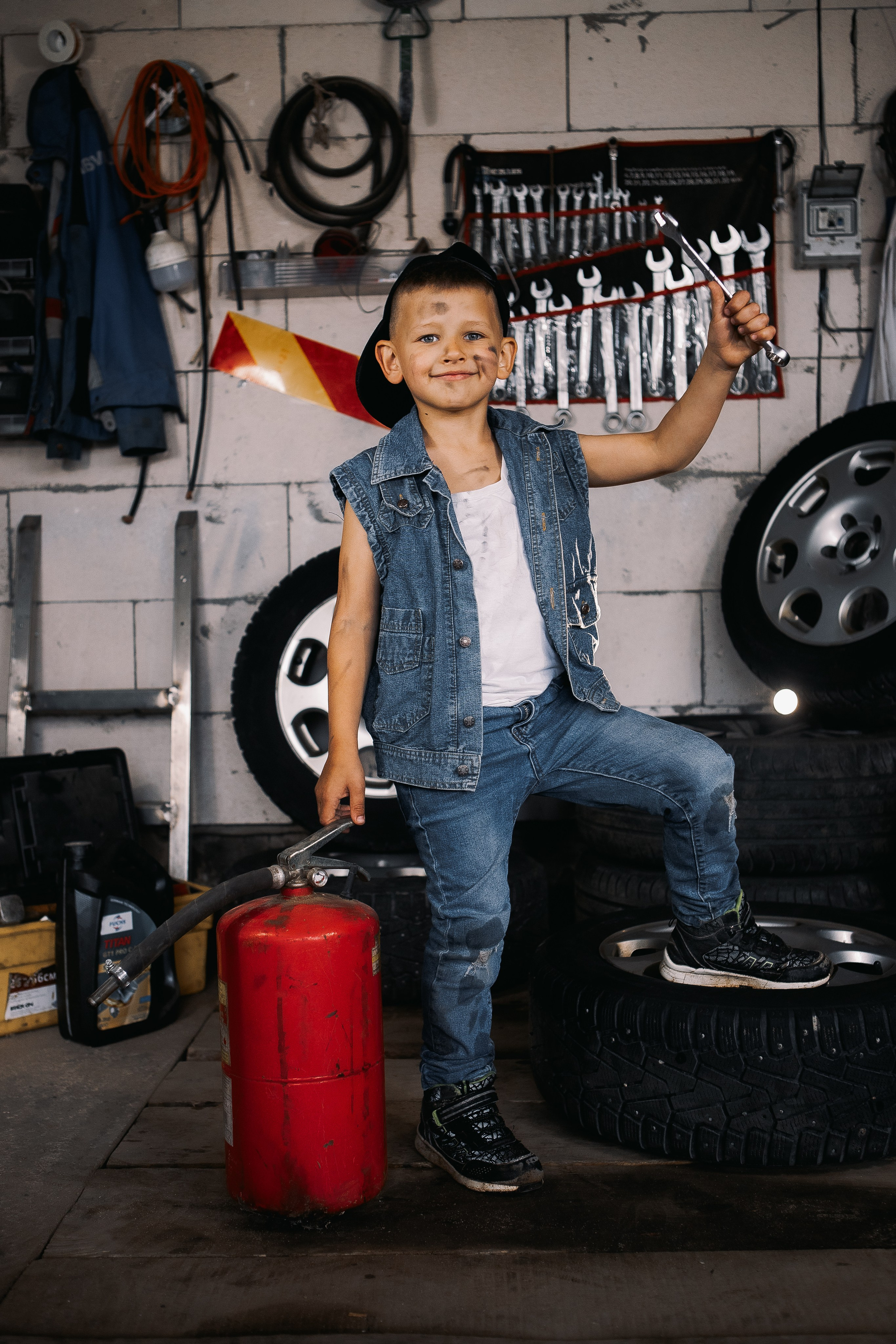 Фотосессия в гараже. Семейный детский фотограф. Фотосессия в Минске