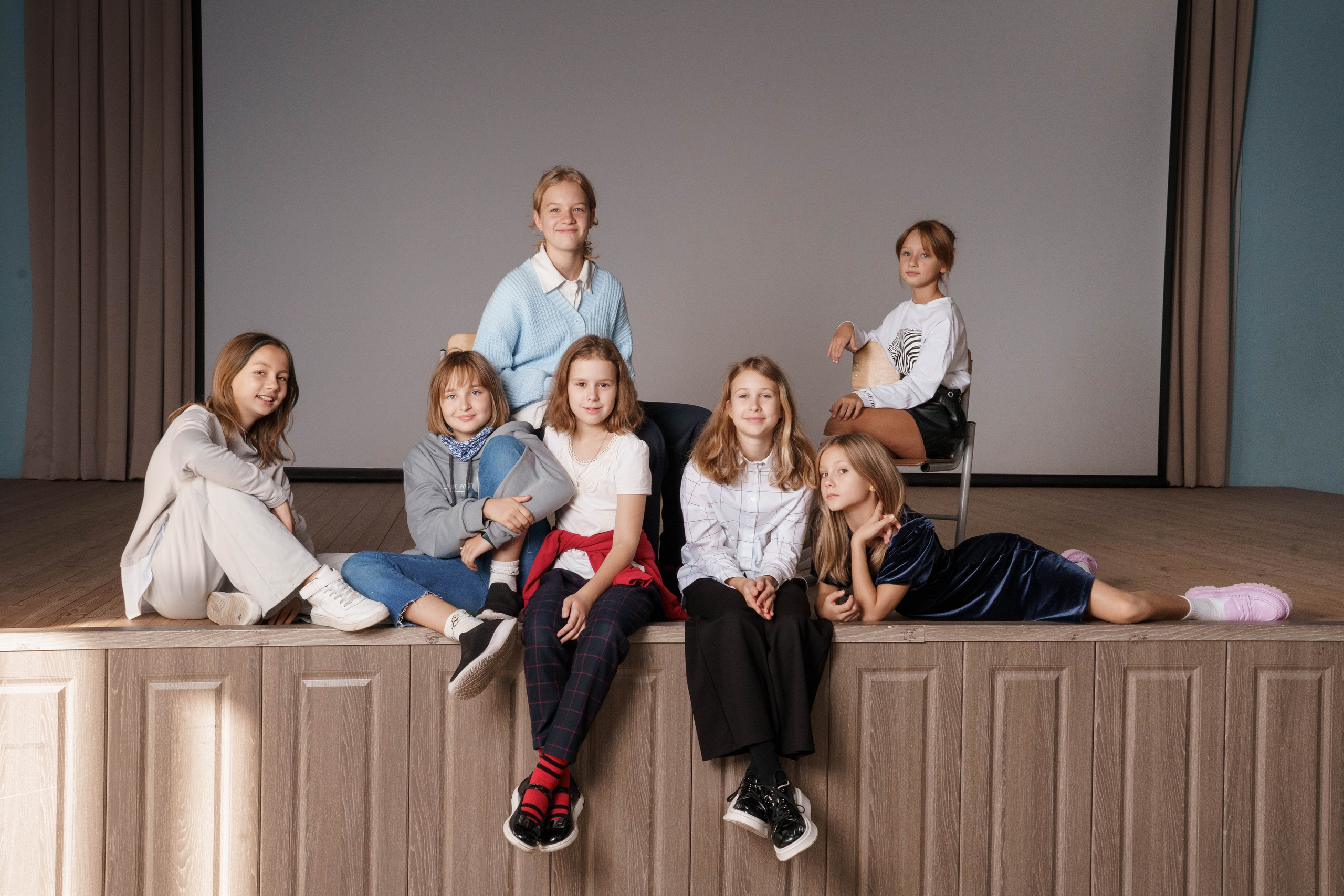 4 класс 43 школа. Ирина Коновалова школьный фотограф. Выпускные альбомы Ярославль