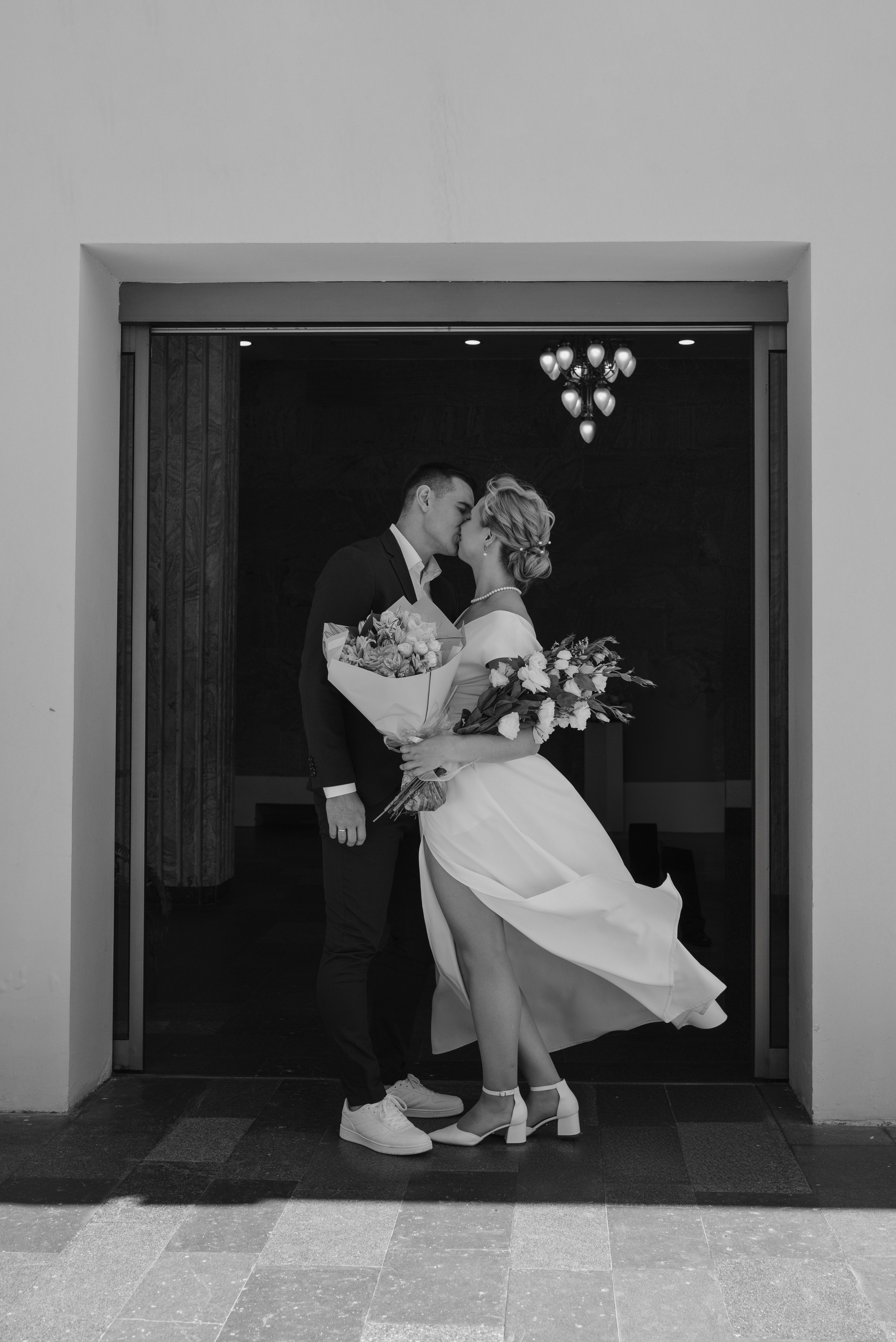 Свадебная прогулка Анны и Игоря. Портретный и свадебный фотограф в Тбилиси • xeniqo