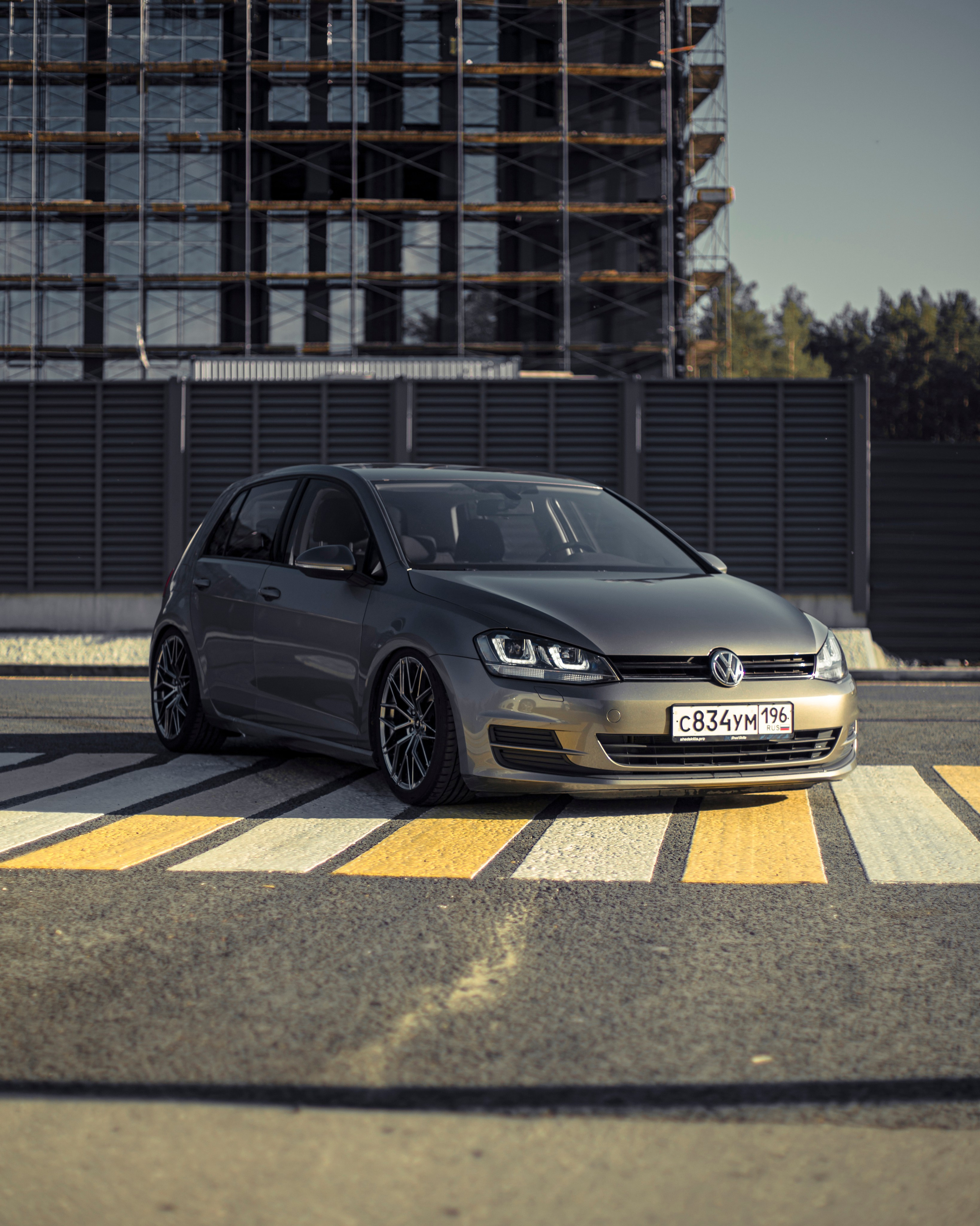 VW Golf 7 on air. Автомобильный фотограф в Екатеринбурге Сергей Эндерс