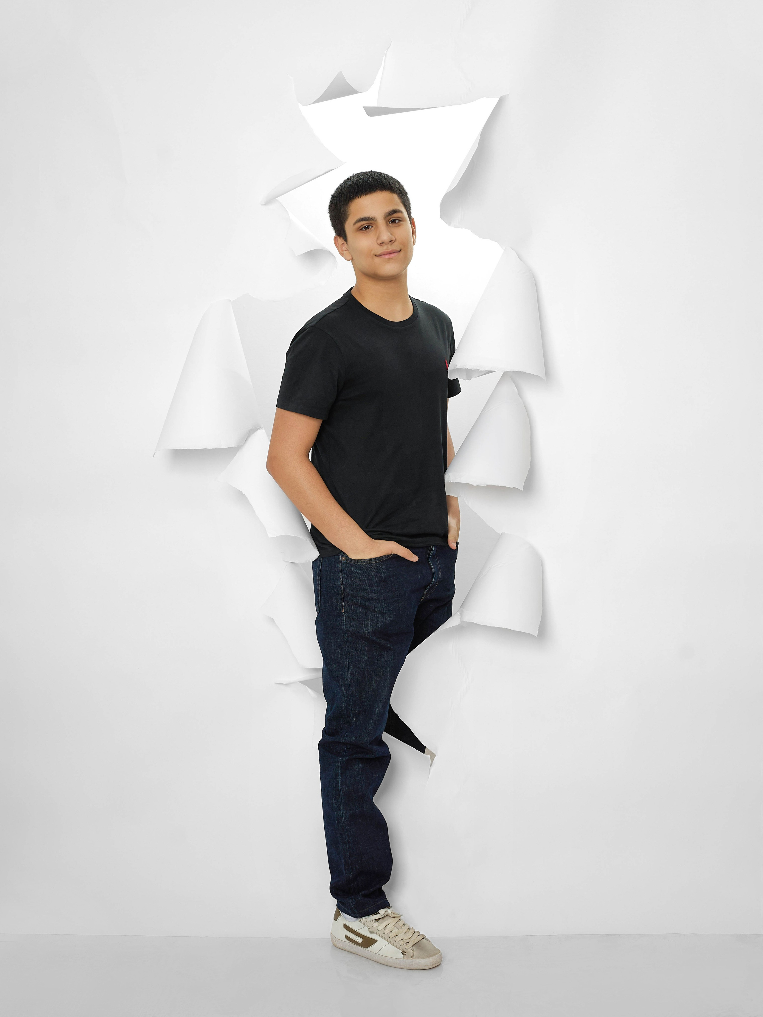 Альбом на окончание школы 9 и 11 класс «Взрывной». Выпускные альбомы в Тюмени для школ, садов, вузов спортивных секций