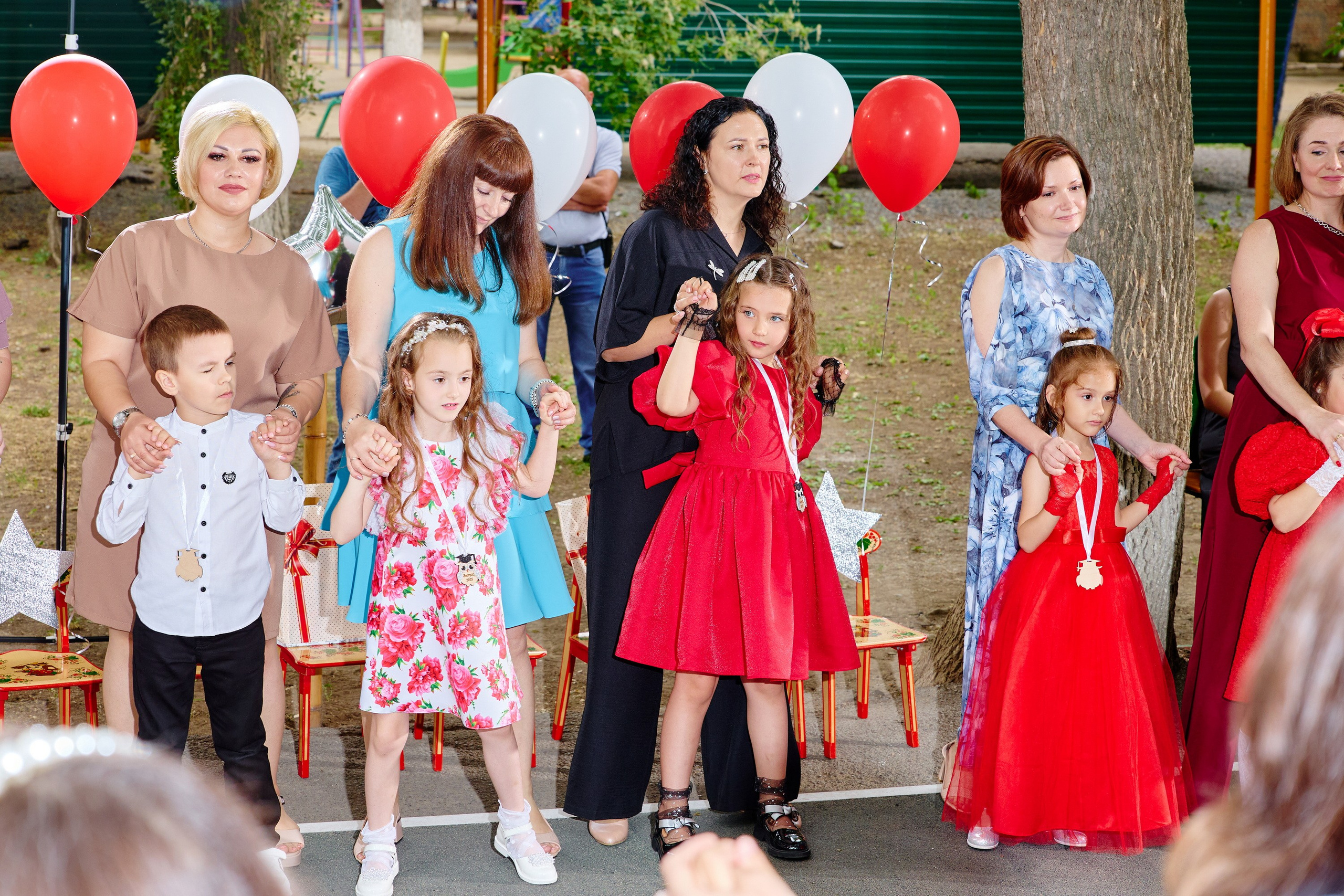 Выпускной 45 сад. Фотограф Выпускные альбомы Таганрог Сергей Коробченко