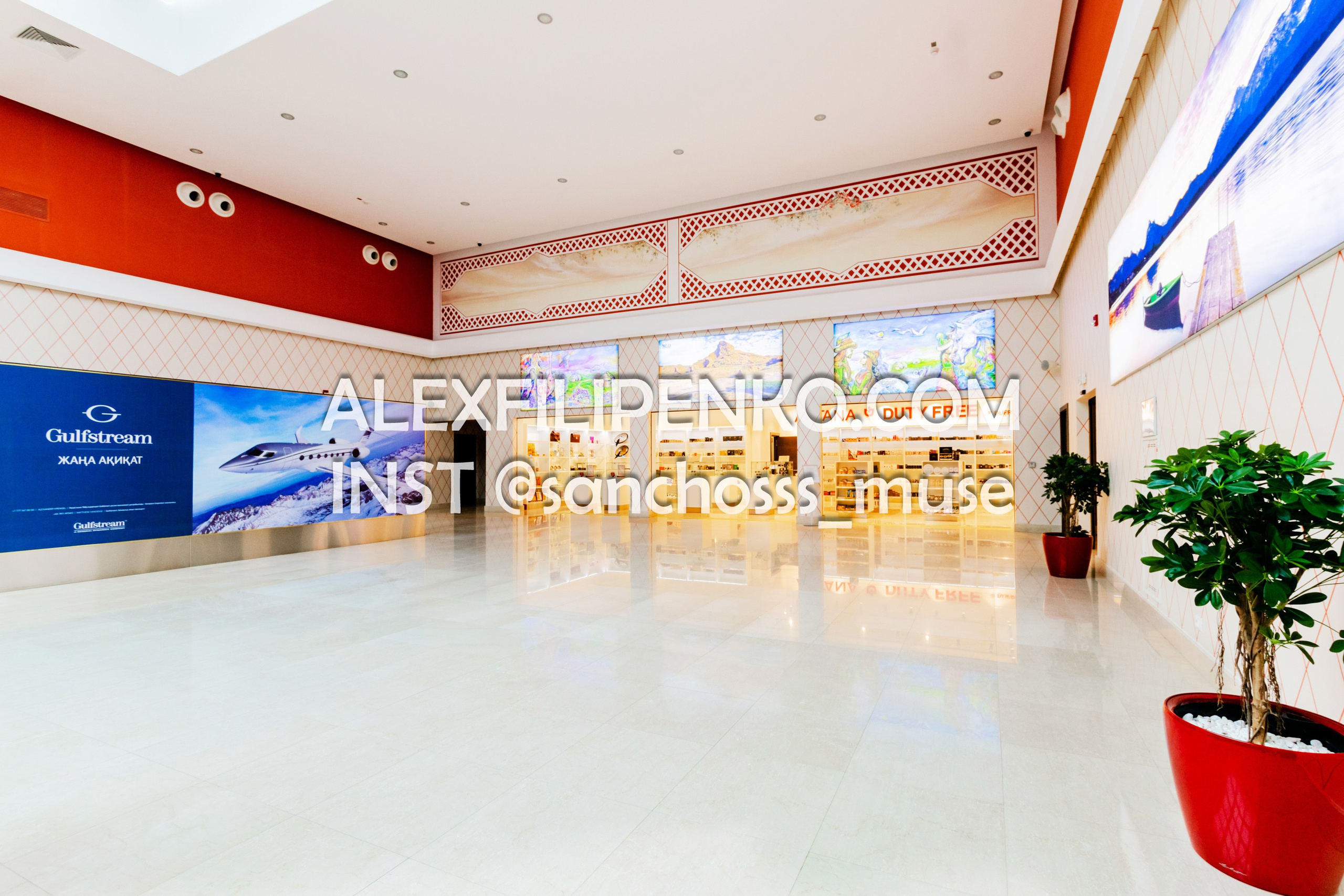 Фотосъемка для рекламного оператора MYD Production в Аэропорту Астаны. Фотограф интерьера недвижимости и архитектуры в Астане