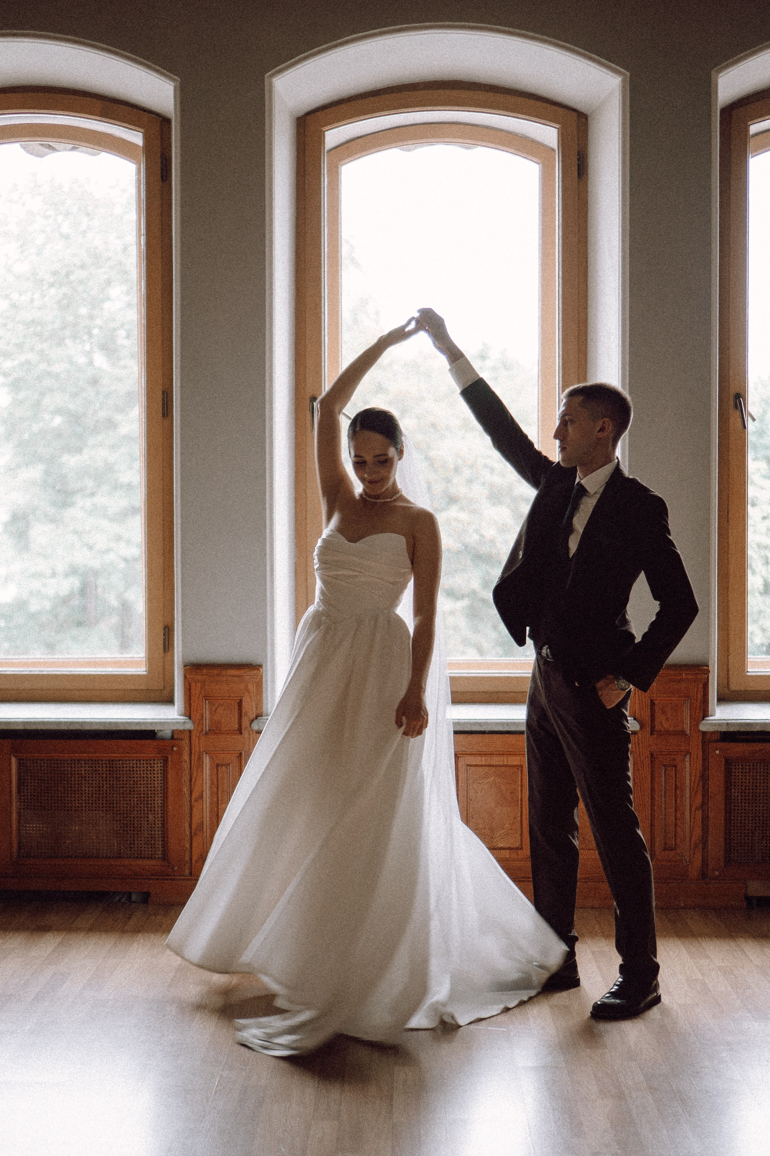 СВАДЕБНАЯ ПРОГУЛКА В САНТК-ПЕТЕРБУРГЕ (ИСАКИЕВСКИЙ СОБОР, ЗИМНЯЯ КАНАВКА, ЭРМИТАЖ И БОЛЬШАЯ МОРСКАЯ УЛИЦА). Профессиональный фотограф, Санкт-Петербург — Виктория Богомолова