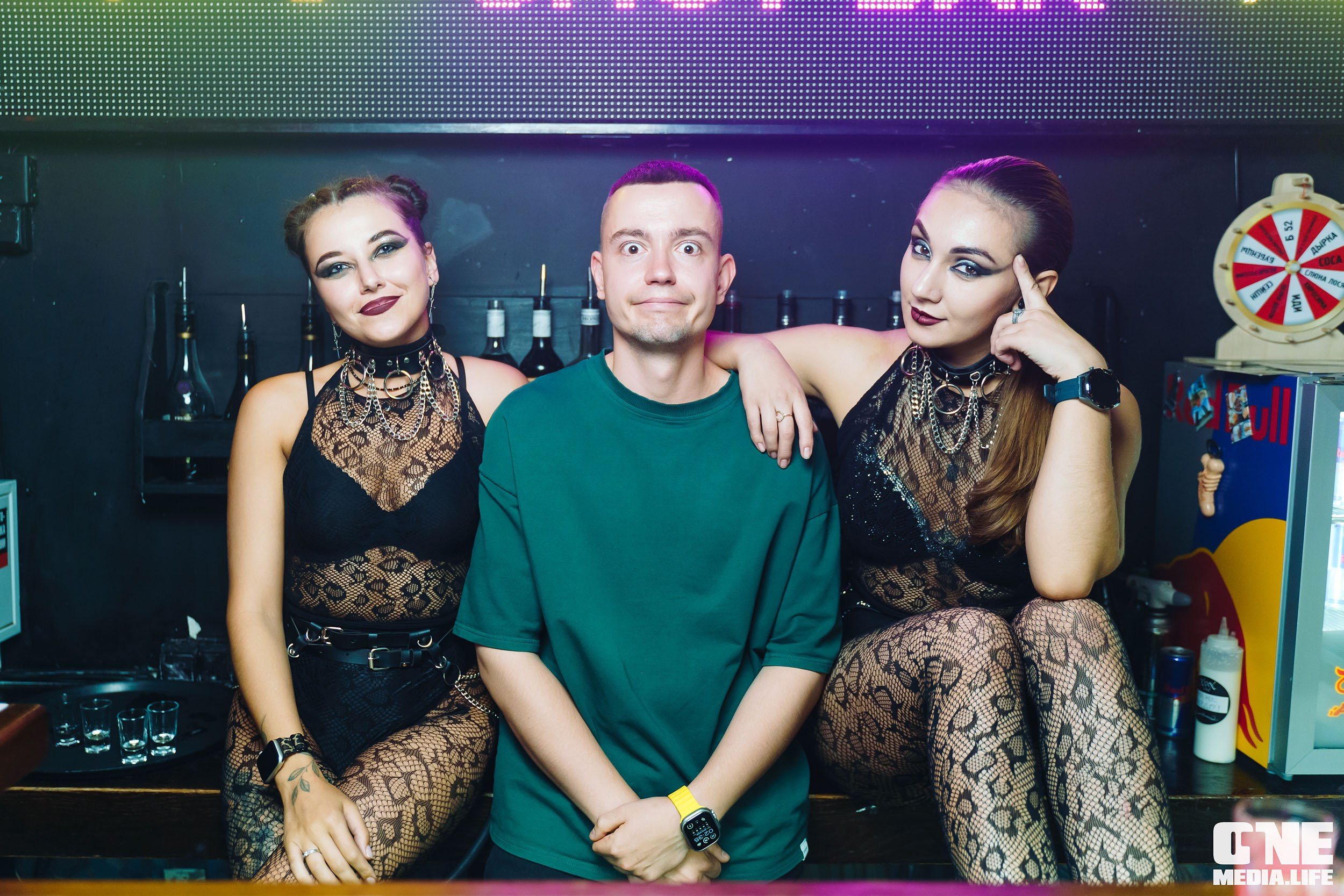 Фоторепортаж из бара XxxX. One Media Life: фоторепортажи, фотоотчеты с мероприятий и заведений