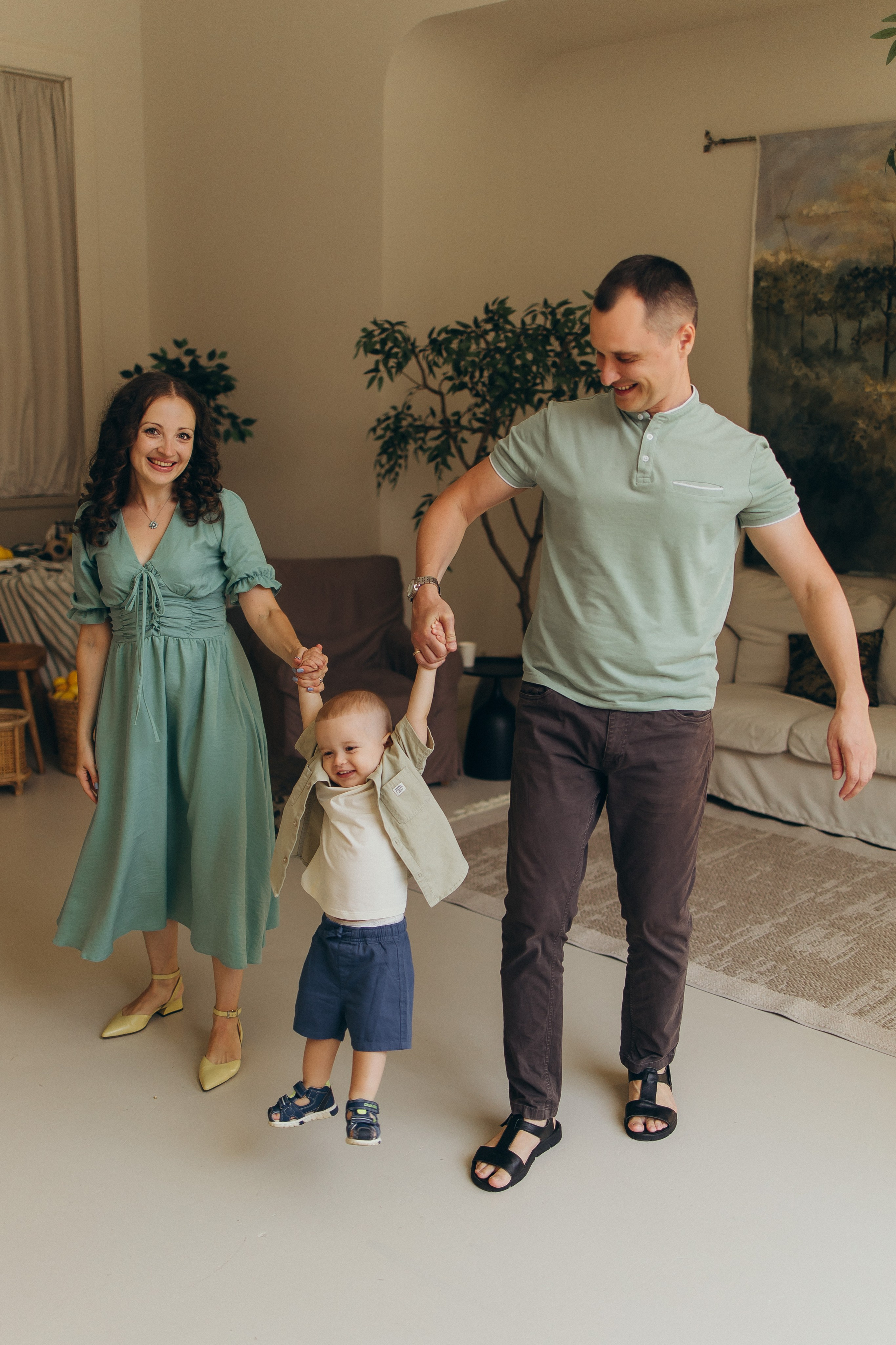 К двум годам Платона — зал Серена. Семейный фотограф в Краснодаре Храмова Анна