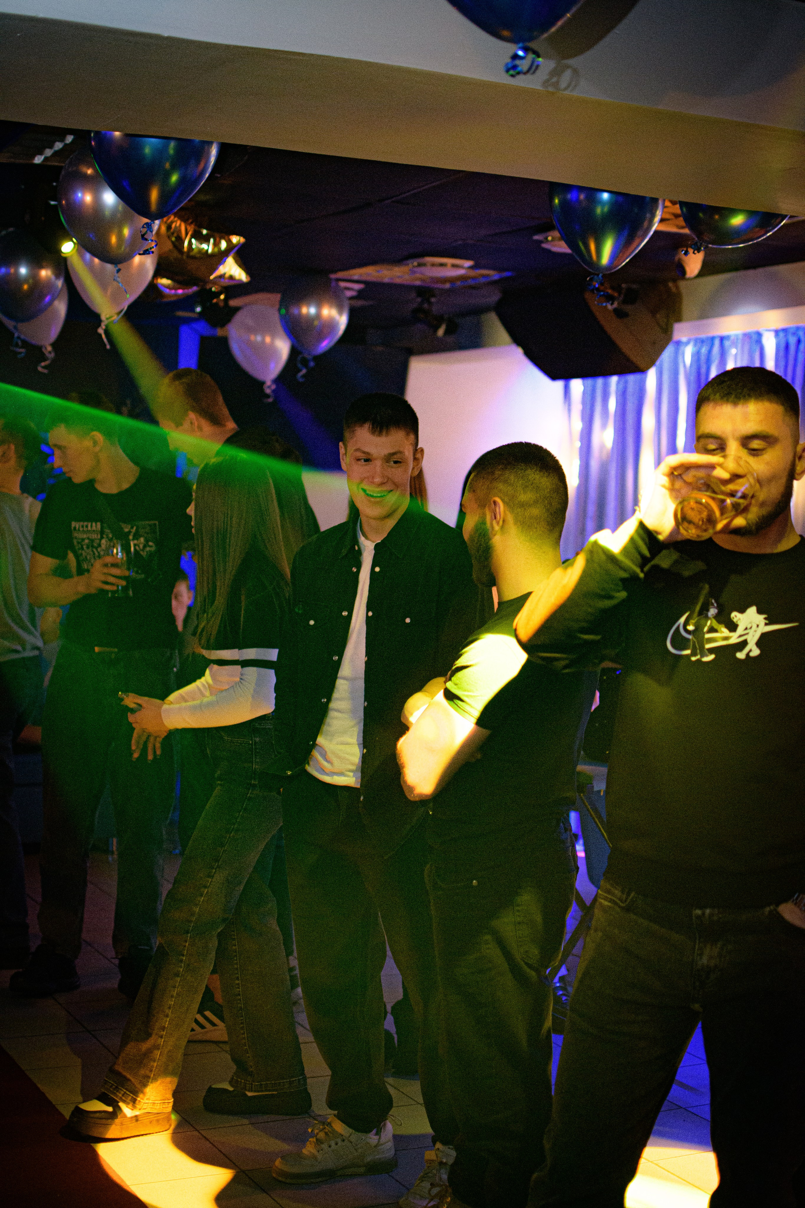 HOLLYWOOD / 6 YEARS. Photokarish