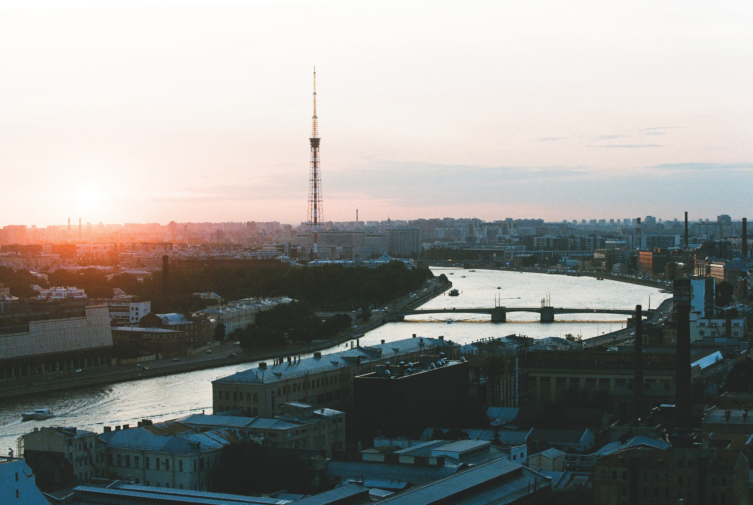 Фотографии цветные. Свадебный и семейный пленочный фотограф в Петербурге Истомина Ирина