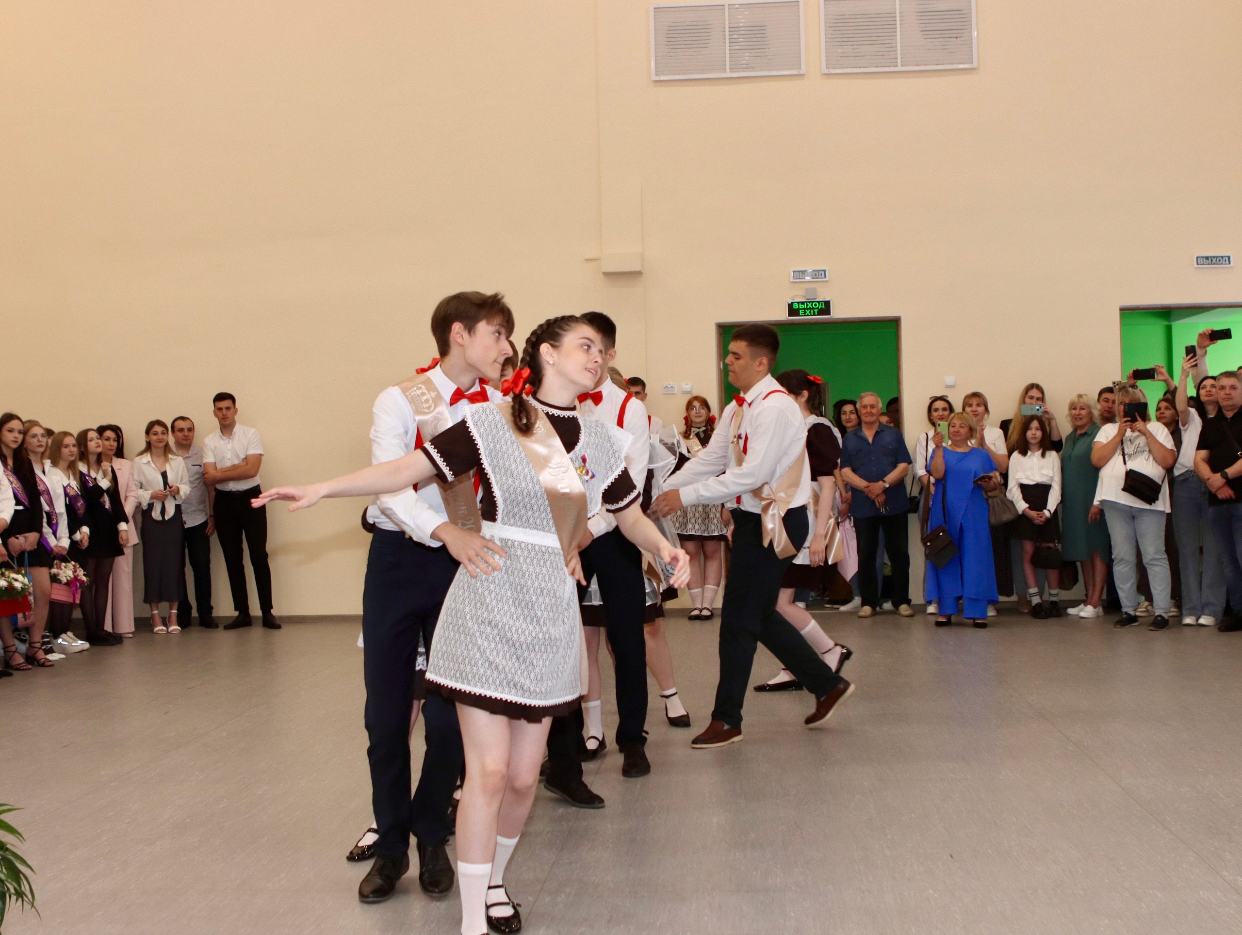 Школьный выпускной. Фотограф в Курске Смирнов Евгений