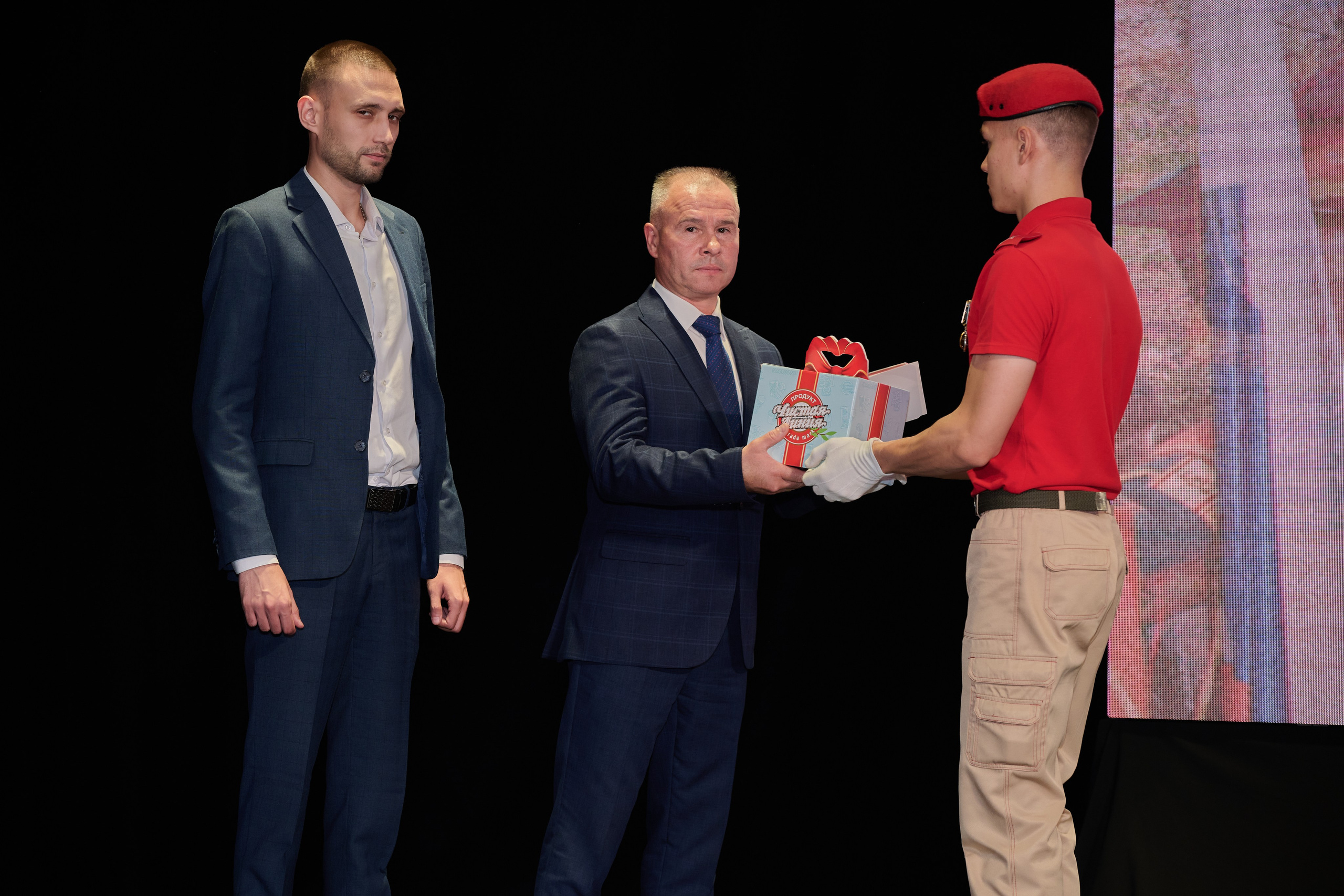 Церемония награждения медалями «Память Героев Отечества». Фотограф Роман Адлер
