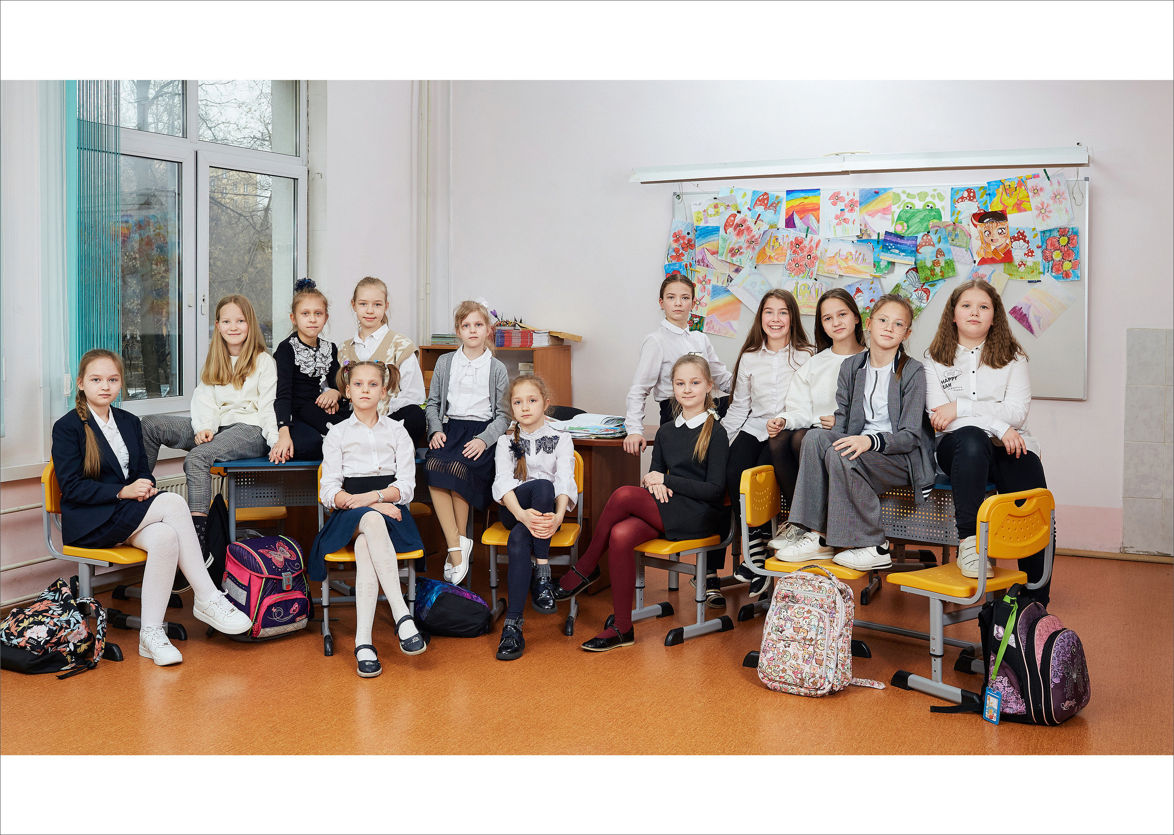 4 класс. В школе. Школьный фотограф Сергей Беликов