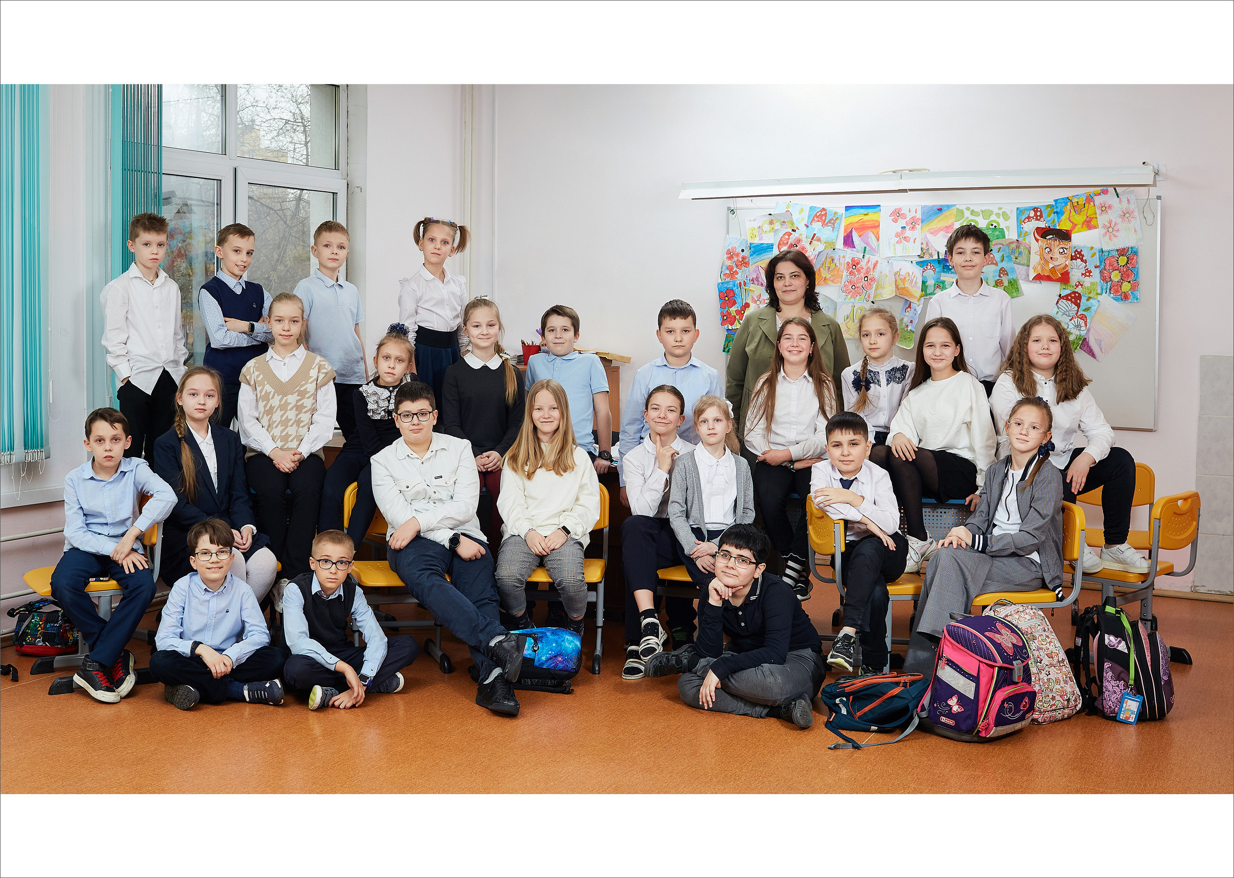 4 класс. В школе. Школьный фотограф Сергей Беликов