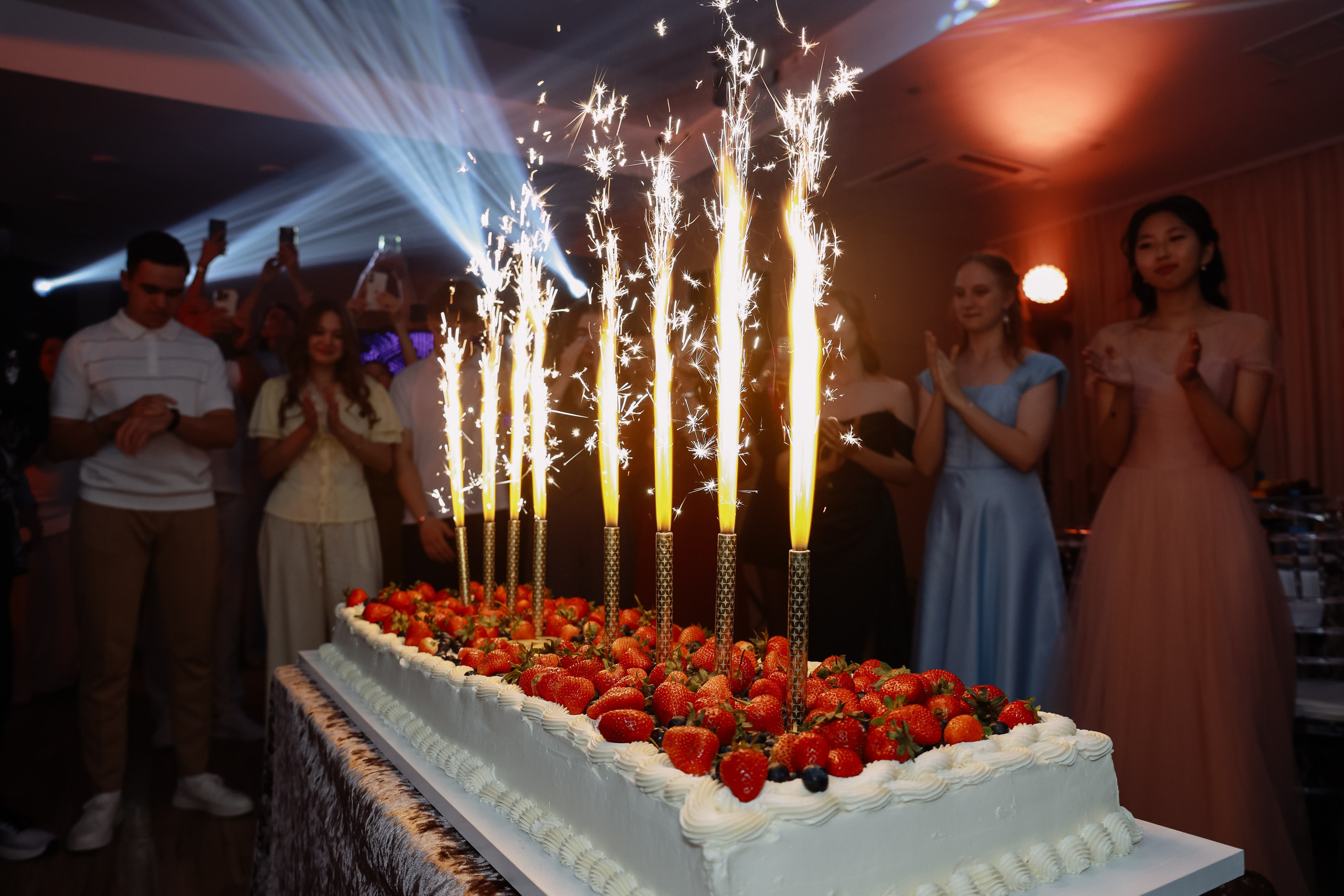 Выпускной 210 школа _ вечеринка. Фотограф Юлия Мальцева