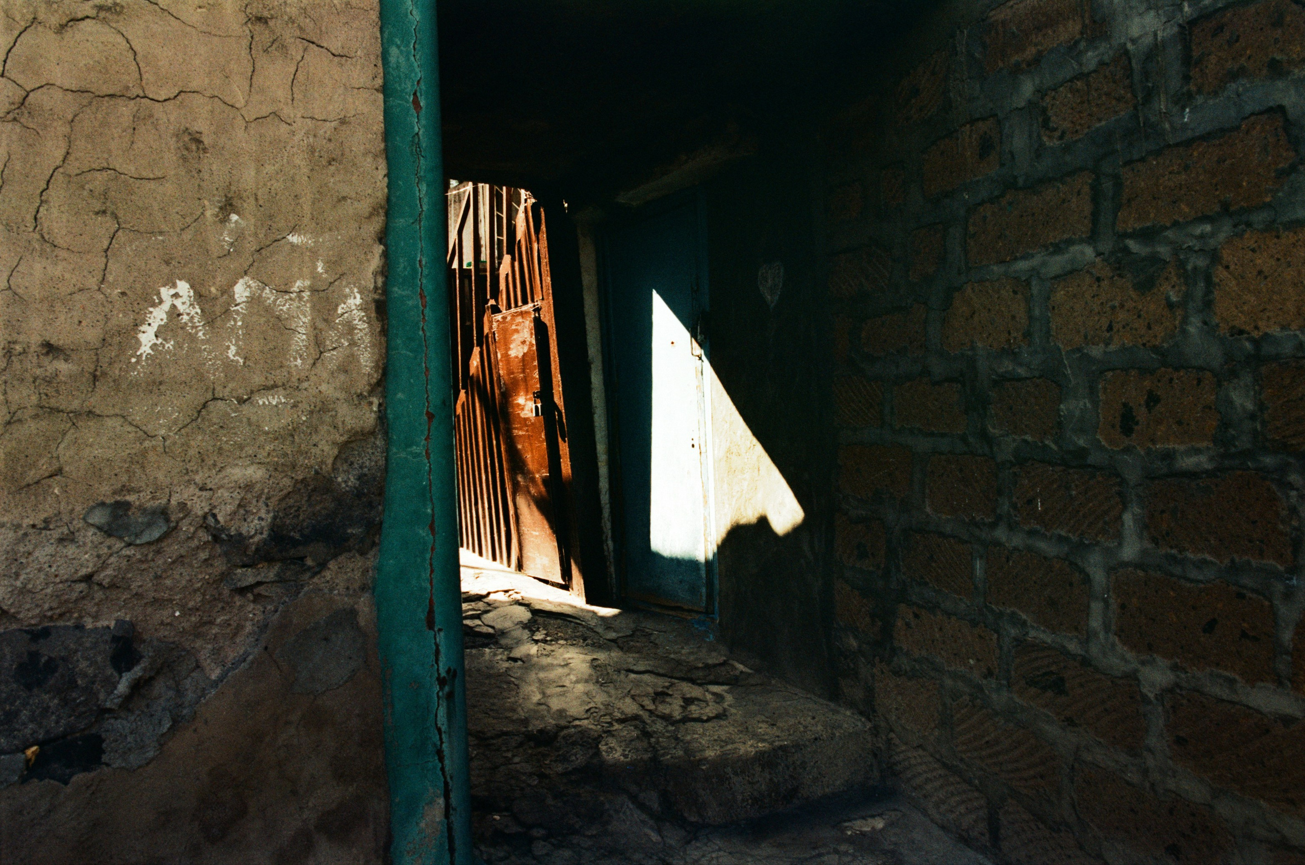 Darkest lullaby // armenia, yerevan IV. EVER EXPOSED