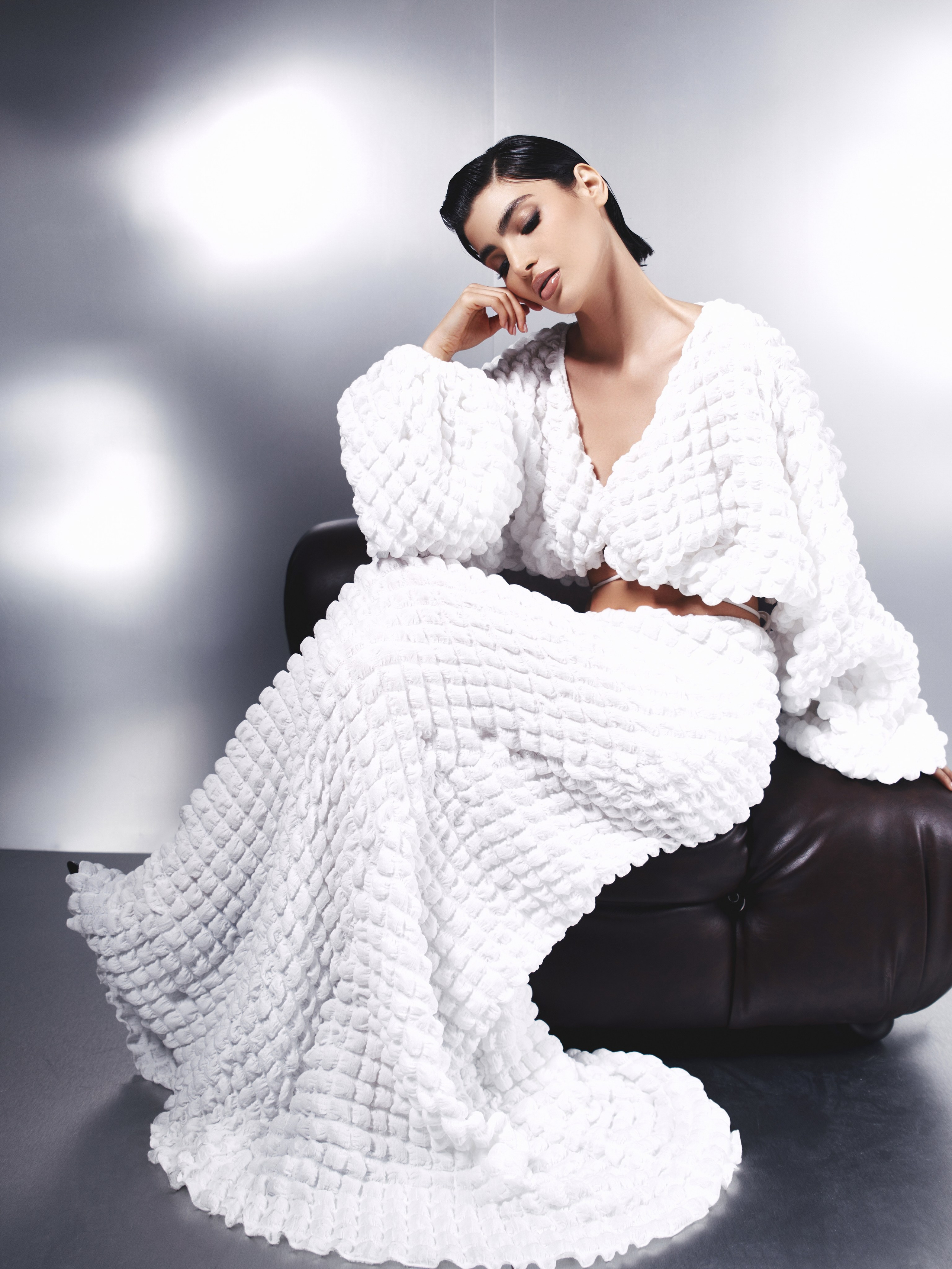 Miruna. NOIZOMAX Художественный фотограф в Дубай