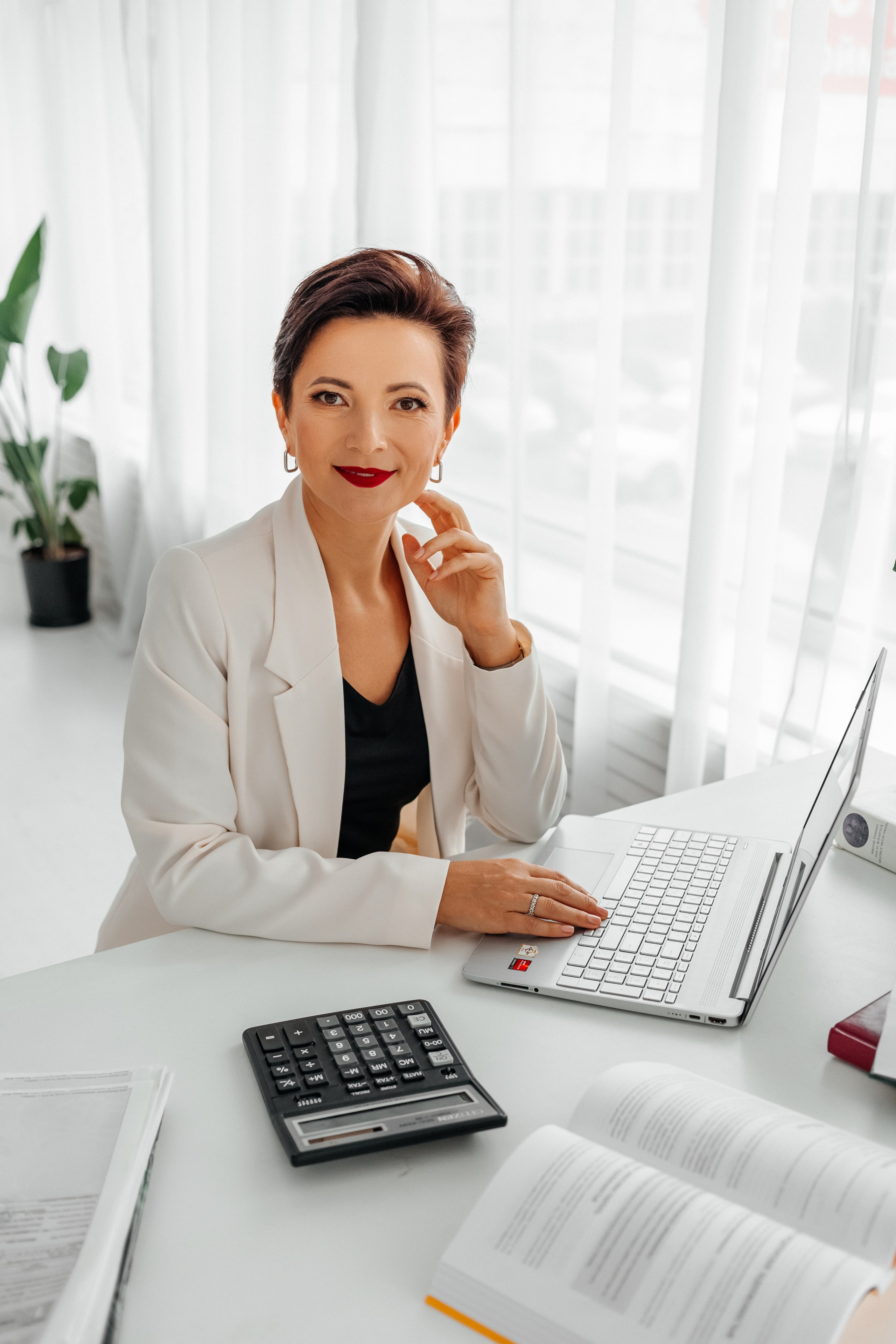 Контентная фотосессия для бухгалтера. КОНТЕНТ ФОТОГРАФ