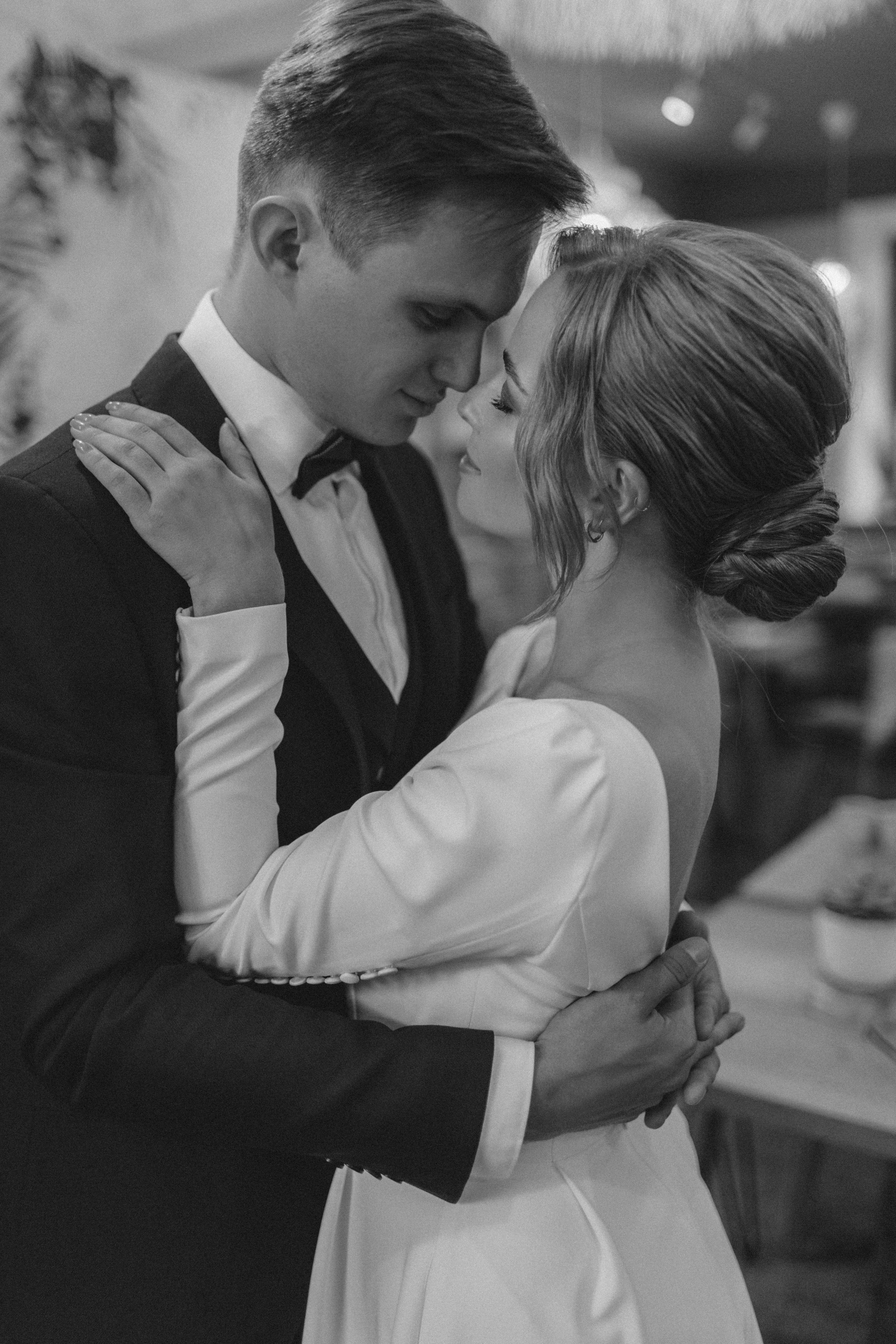 Фотосессия невесты Маргариты в свадебном платье Брижит миди от Бонжур. Свадебный салон-ателье Бонжур в Минске Bonjour