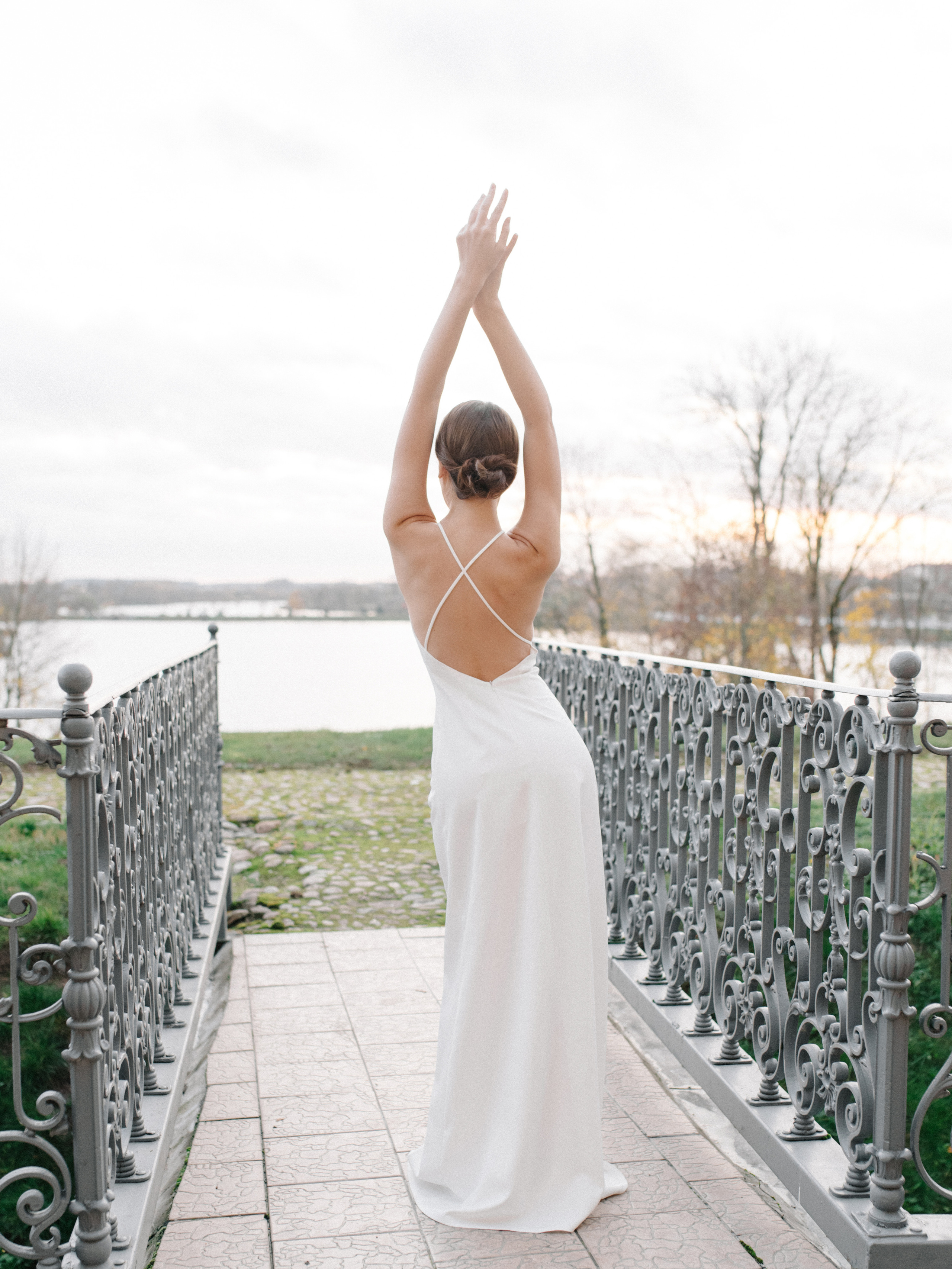 Фотосессия невесты Валерии в свадебном платье Лили  от салона Бонжур. Свадебный салон-ателье Бонжур в Минске Bonjour