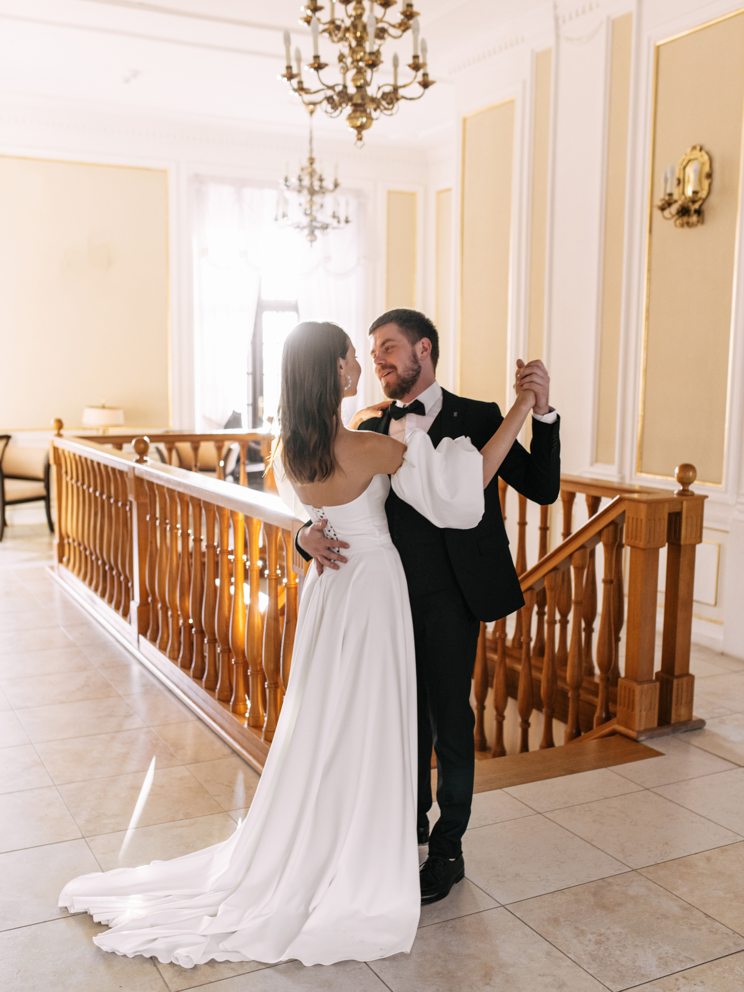 Александр и Валерия. Свадебный салон-ателье Бонжур в Минске Bonjour