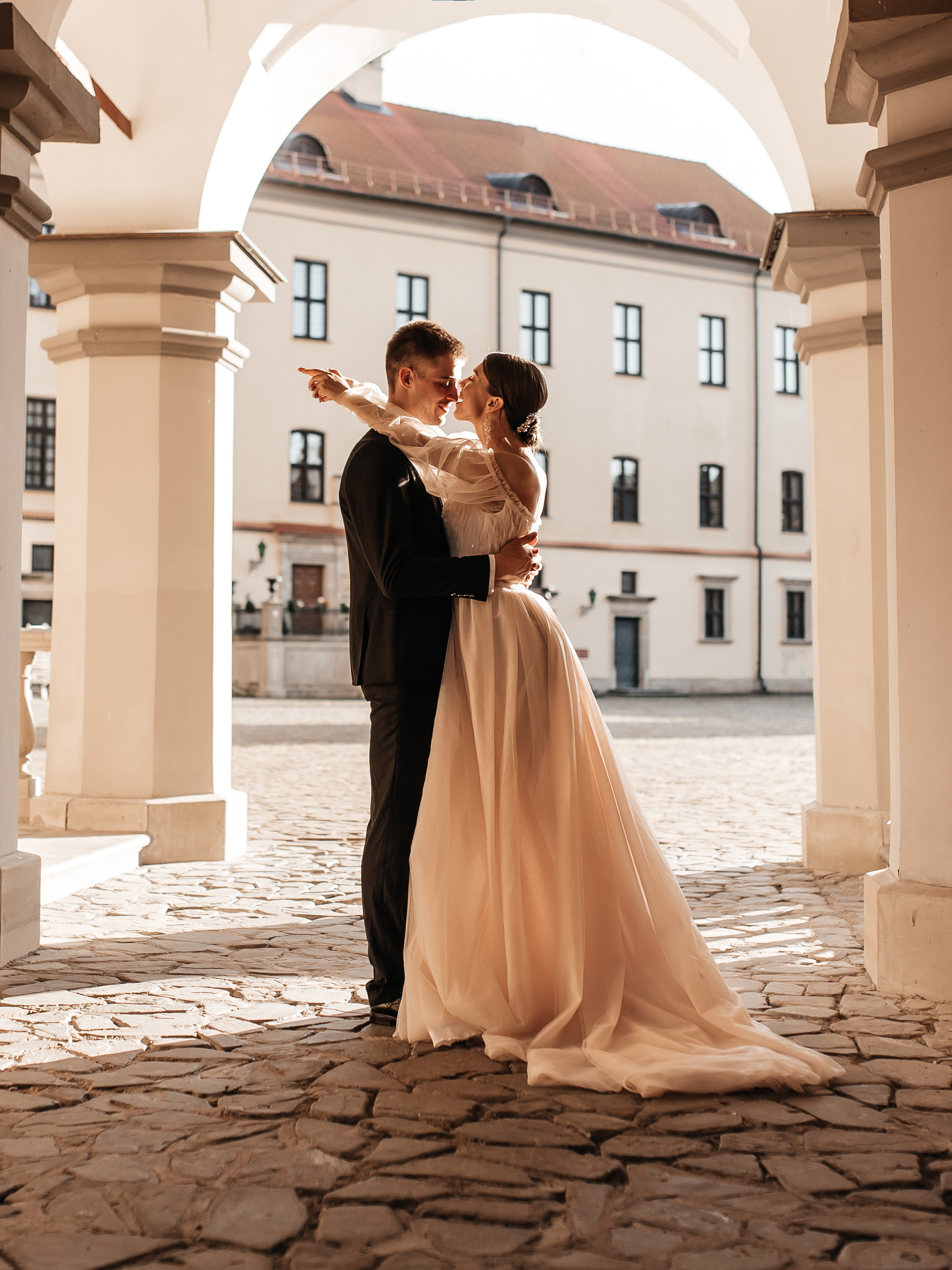 Валентин и Мария. Свадебный салон-ателье Бонжур в Минске Bonjour