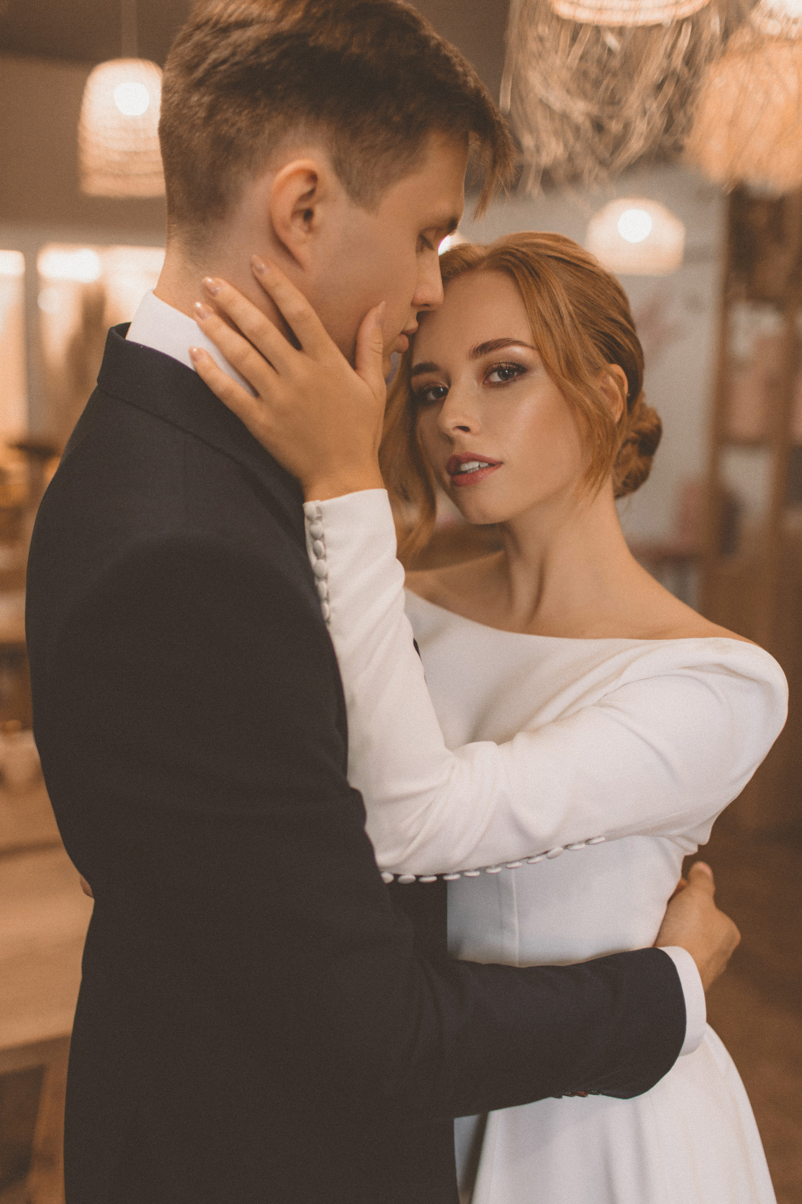 Фотосессия невесты Маргариты в свадебном платье Брижит миди от Бонжур. Свадебный салон-ателье Бонжур в Минске Bonjour