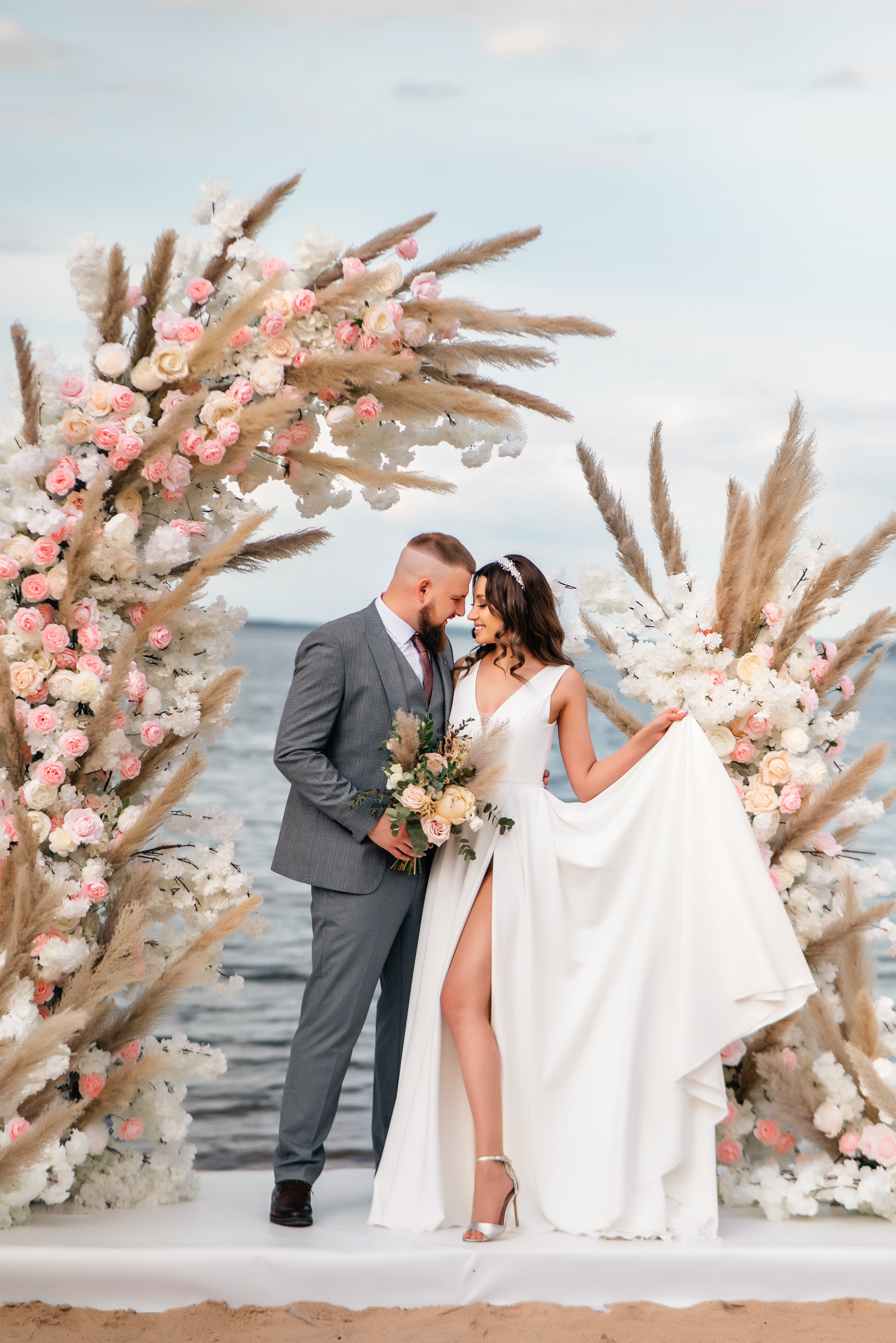 Василиса и Евгений. Свадебный салон-ателье Бонжур в Минске Bonjour