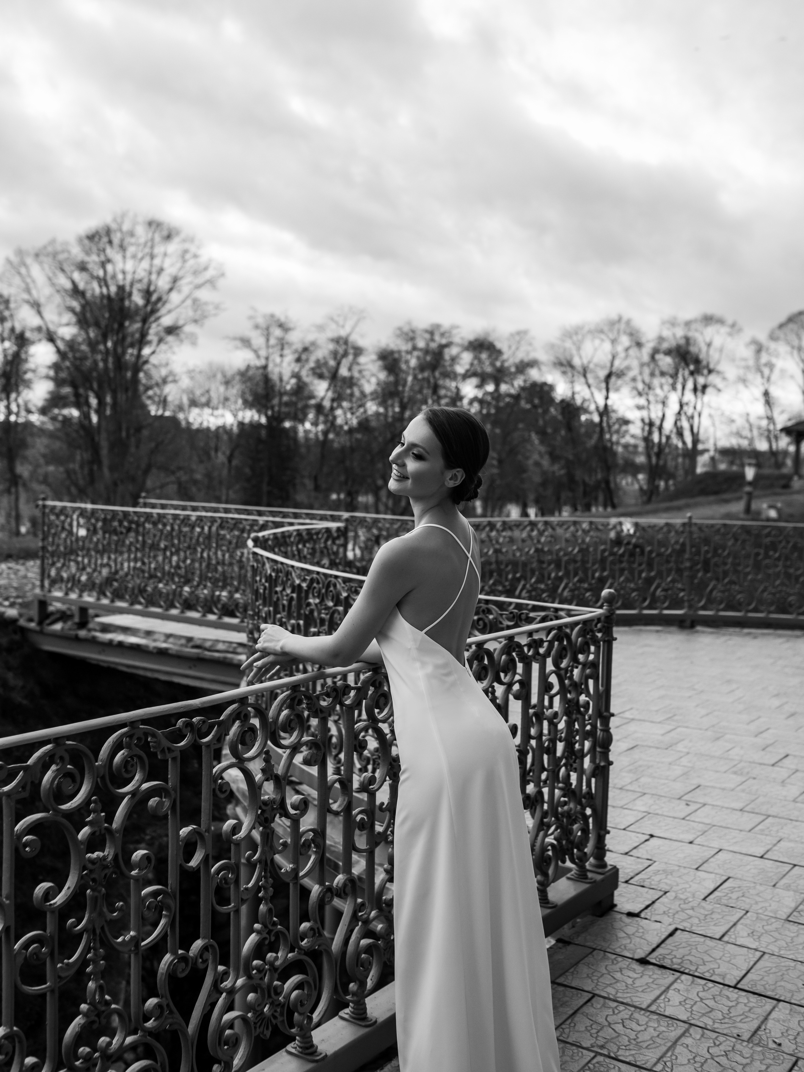 Фотосессия невесты Валерии в свадебном платье Лили  от салона Бонжур. Свадебный салон-ателье Бонжур в Минске Bonjour