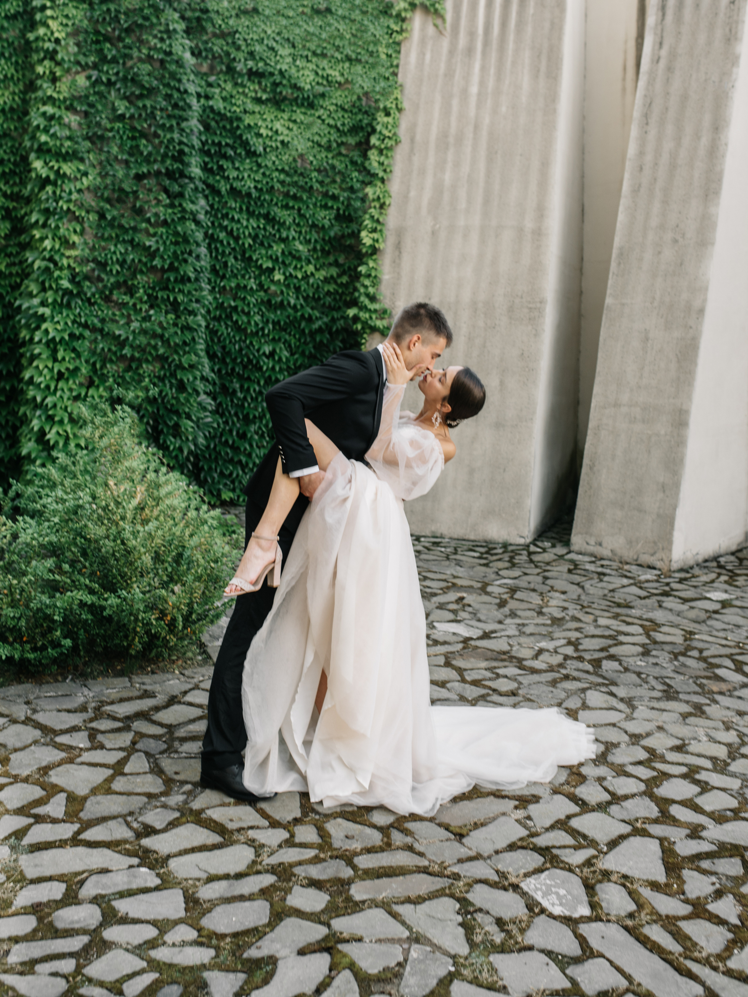 Валентин и Мария. Свадебный салон-ателье Бонжур в Минске Bonjour