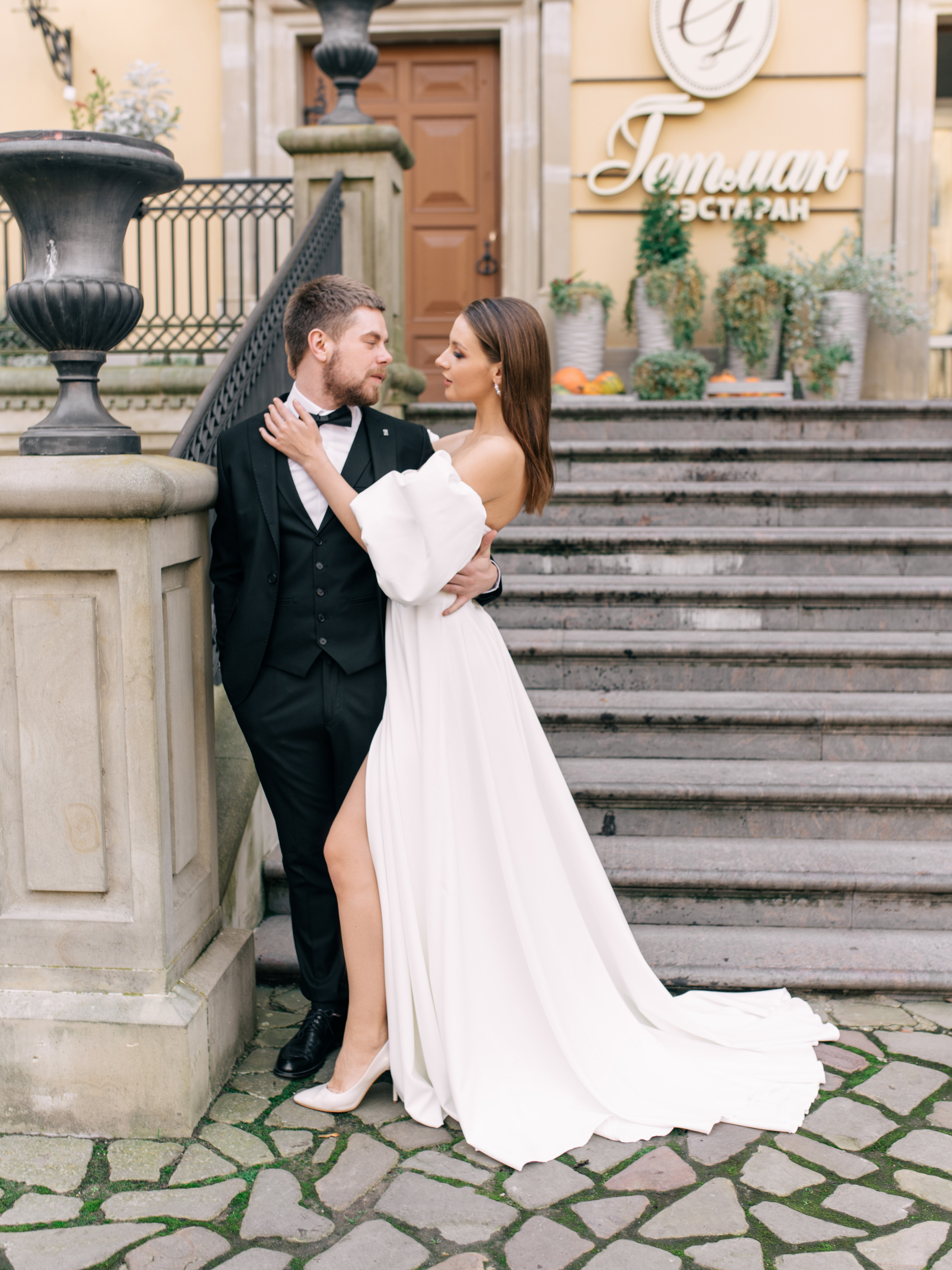 Александр и Валерия. Свадебный салон-ателье Бонжур в Минске Bonjour