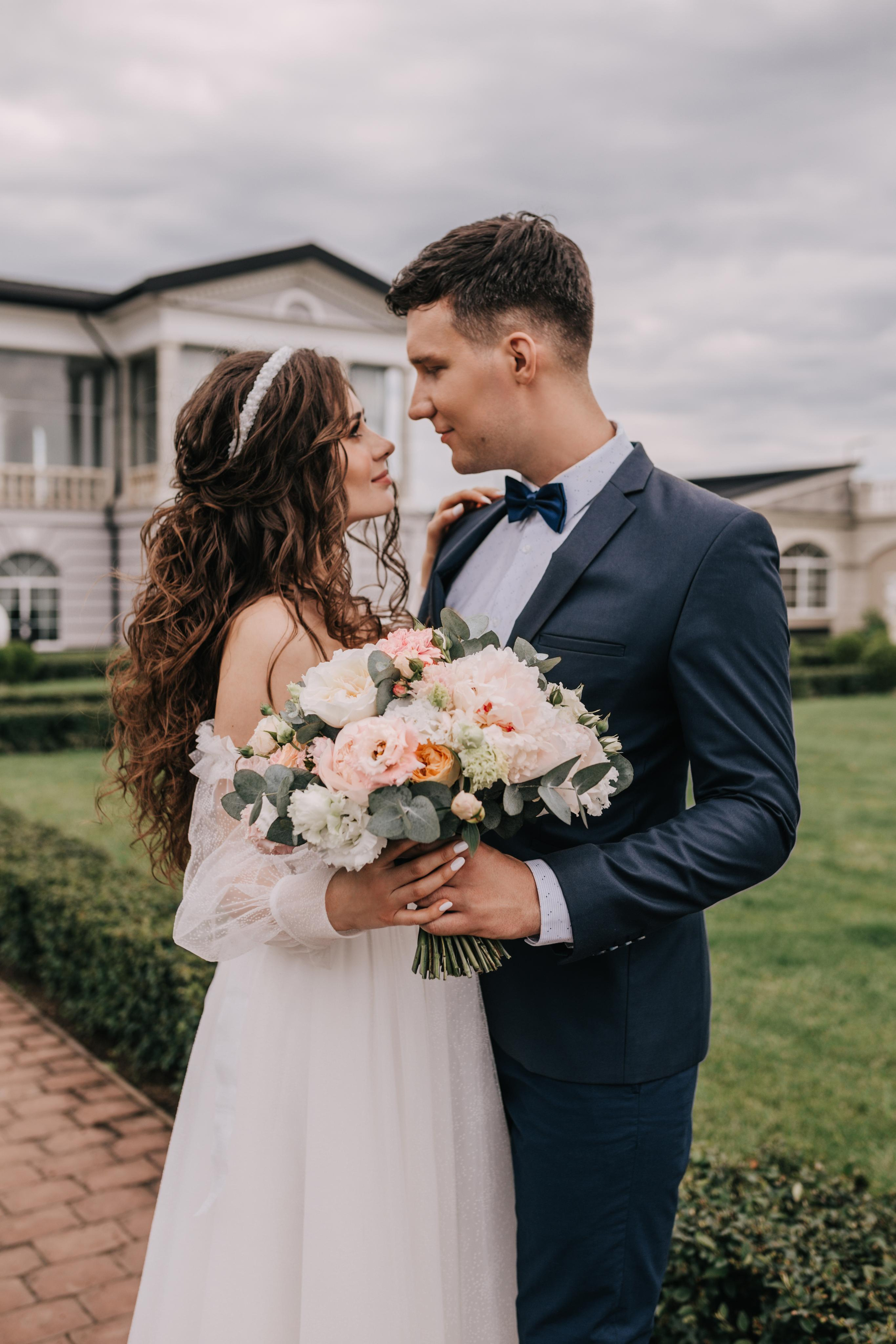 Юля и Максим. Свадебный салон-ателье Бонжур в Минске Bonjour