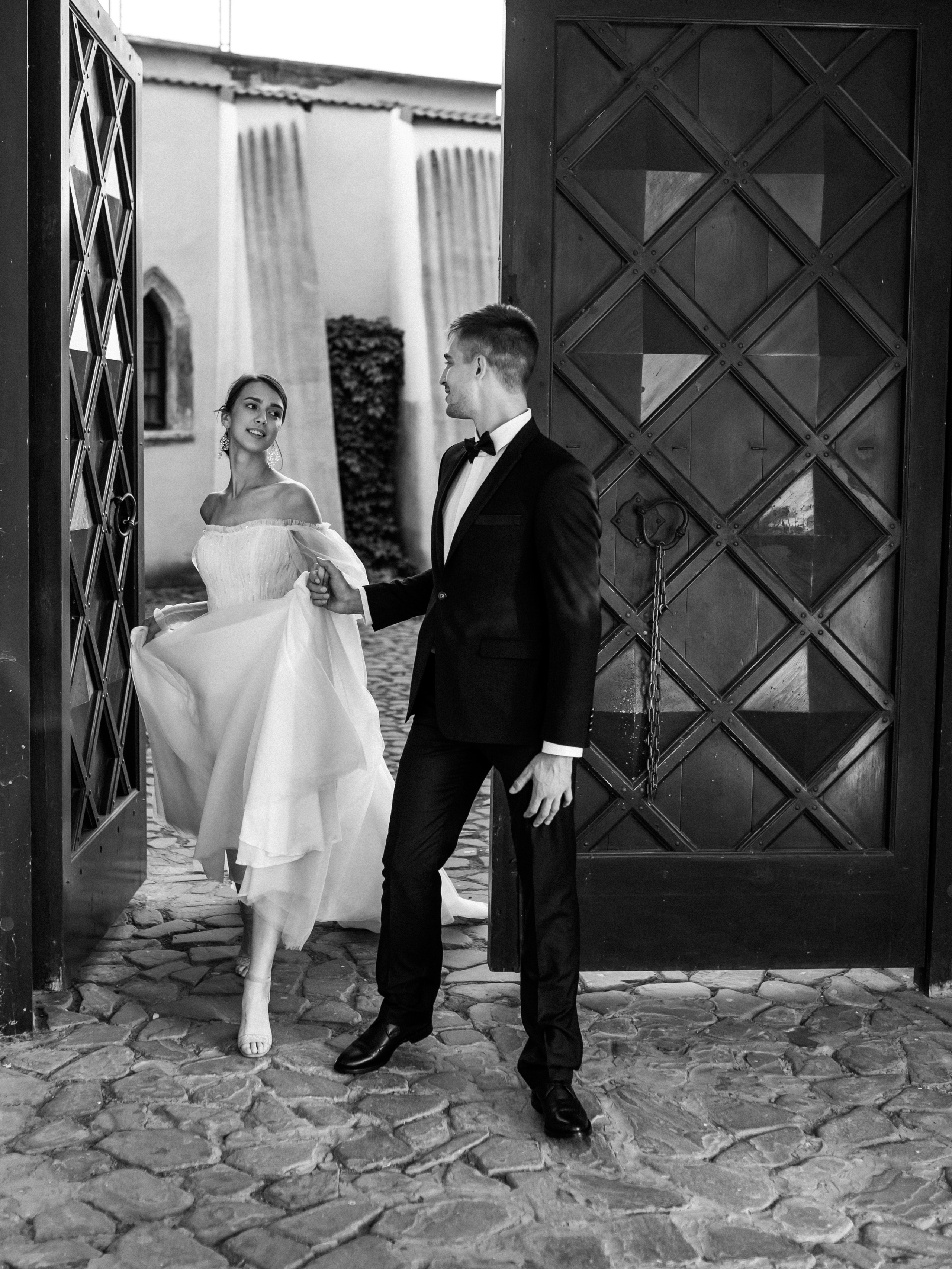 Валентин и Мария. Свадебный салон-ателье Бонжур в Минске Bonjour