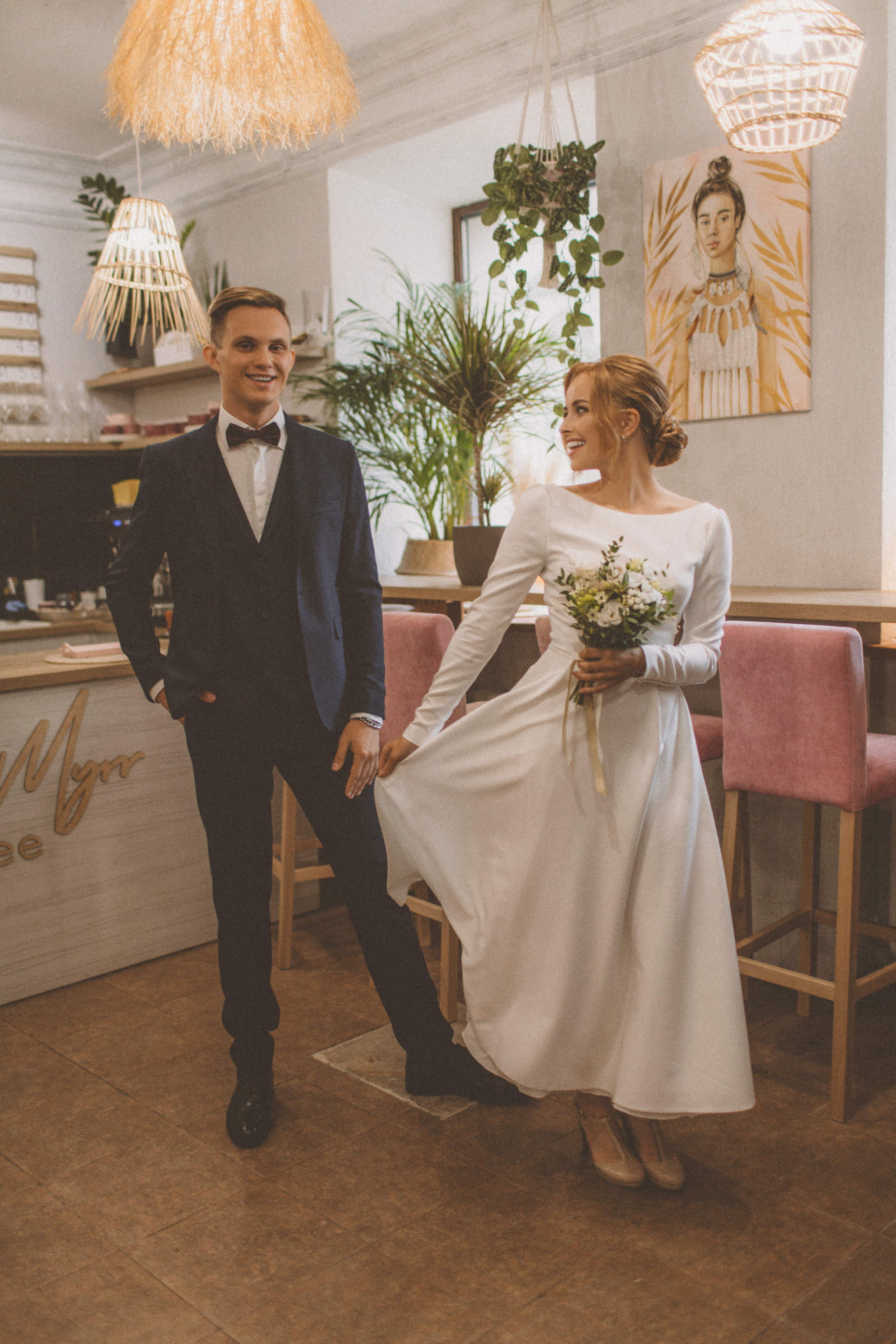 Фотосессия невесты Маргариты в свадебном платье Брижит миди от Бонжур. Свадебный салон-ателье Бонжур в Минске Bonjour