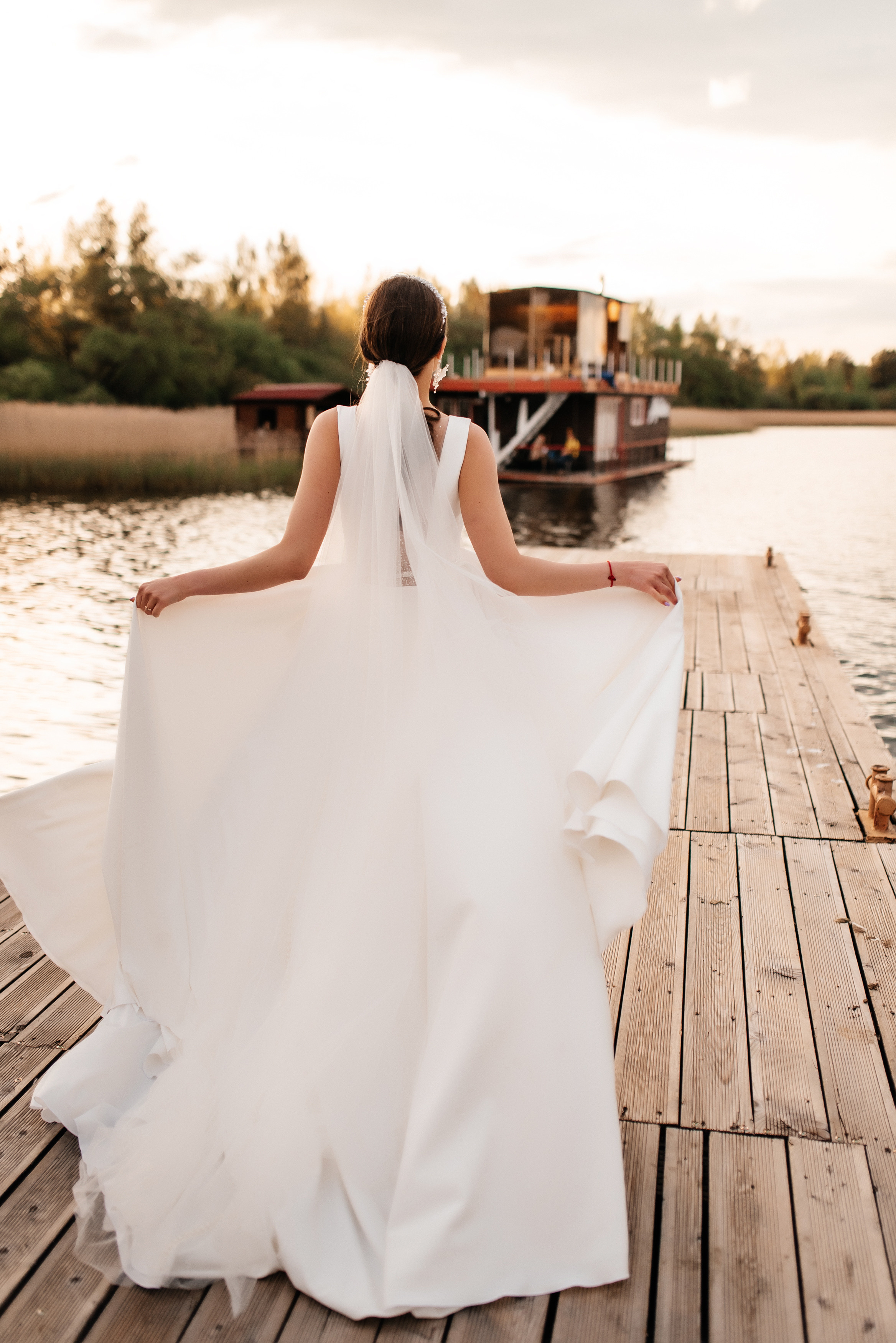 Василиса и Евгений. Свадебный салон-ателье Бонжур в Минске Bonjour