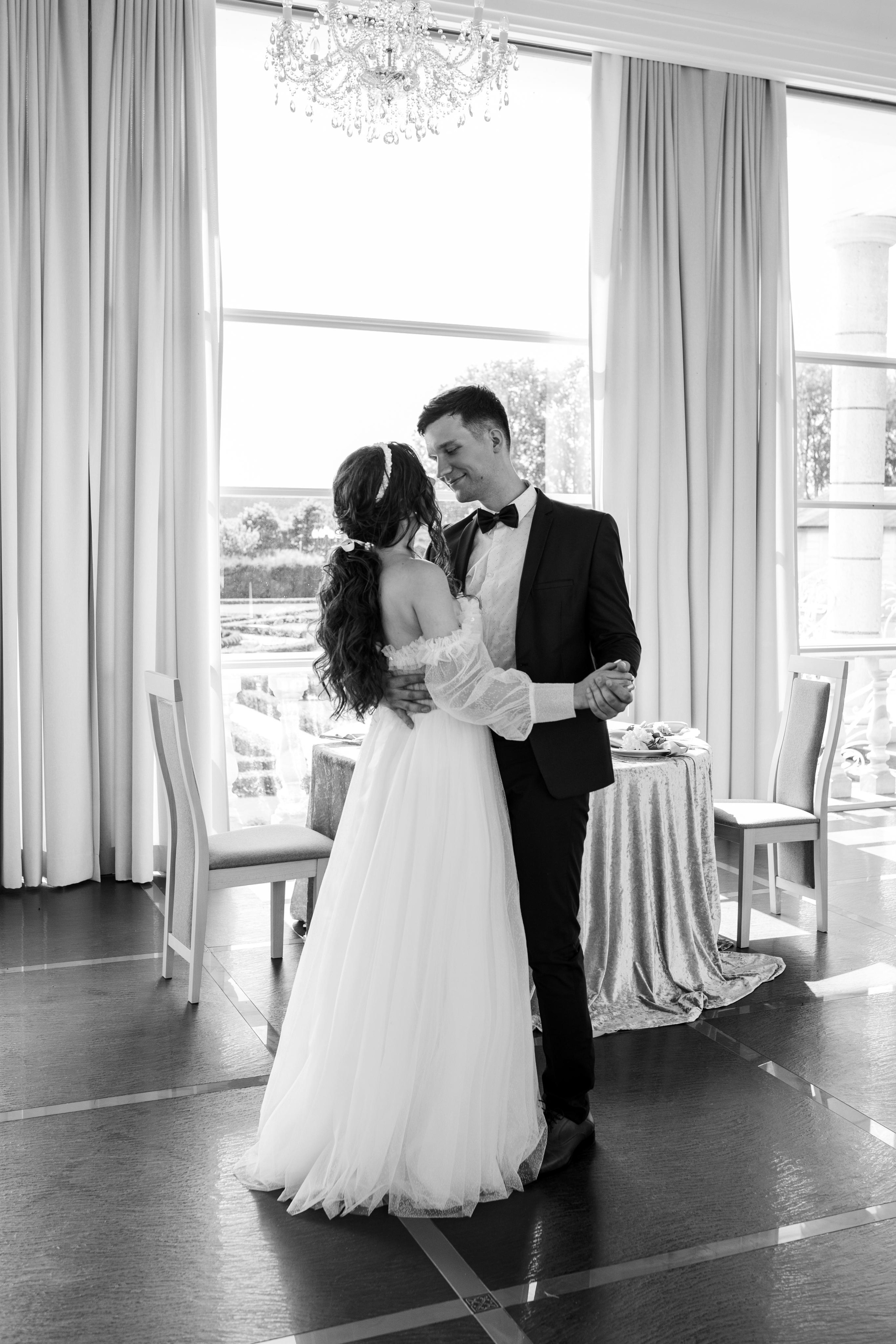 Юля и Максим. Свадебный салон-ателье Бонжур в Минске Bonjour