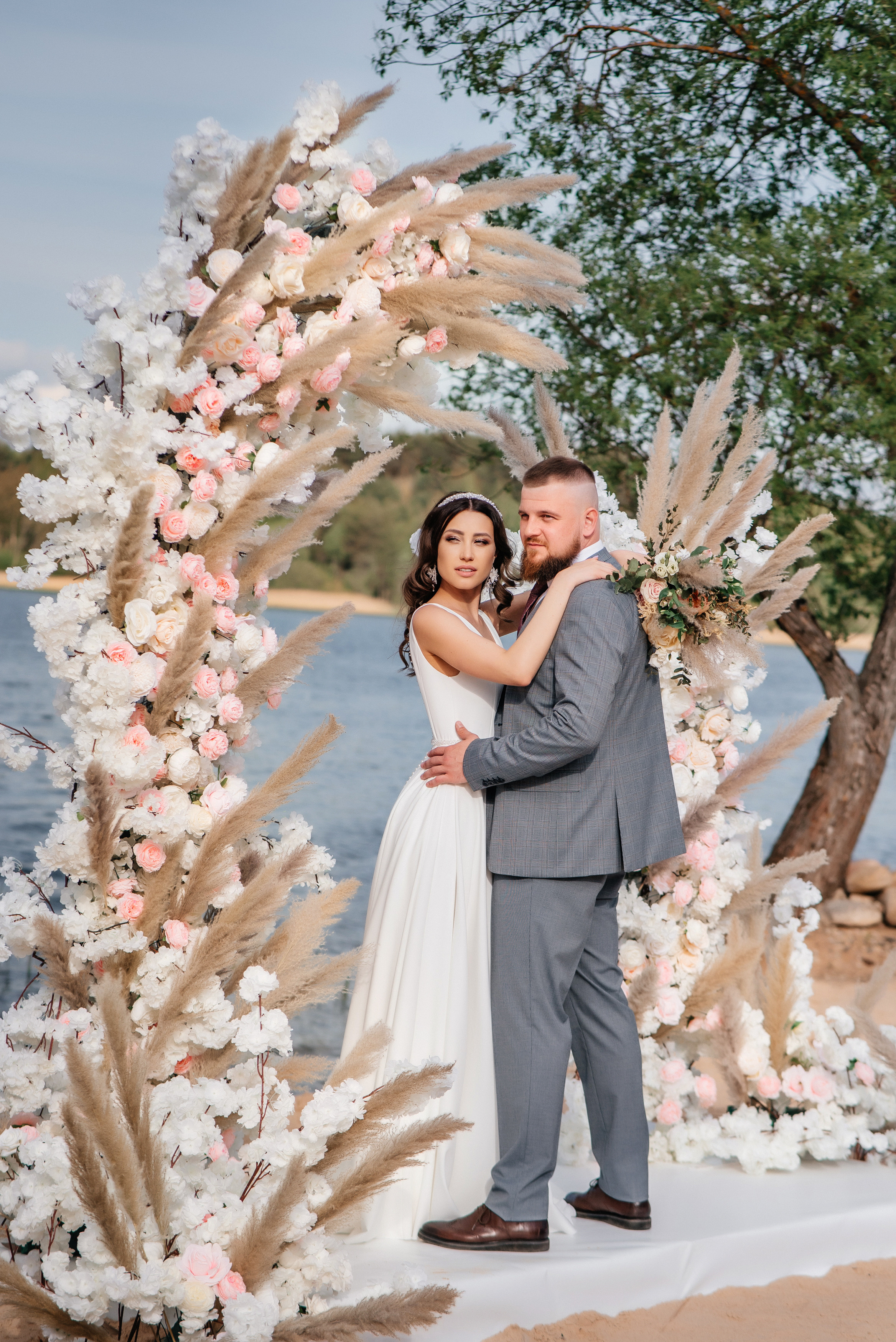 Василиса и Евгений. Свадебный салон-ателье Бонжур в Минске Bonjour