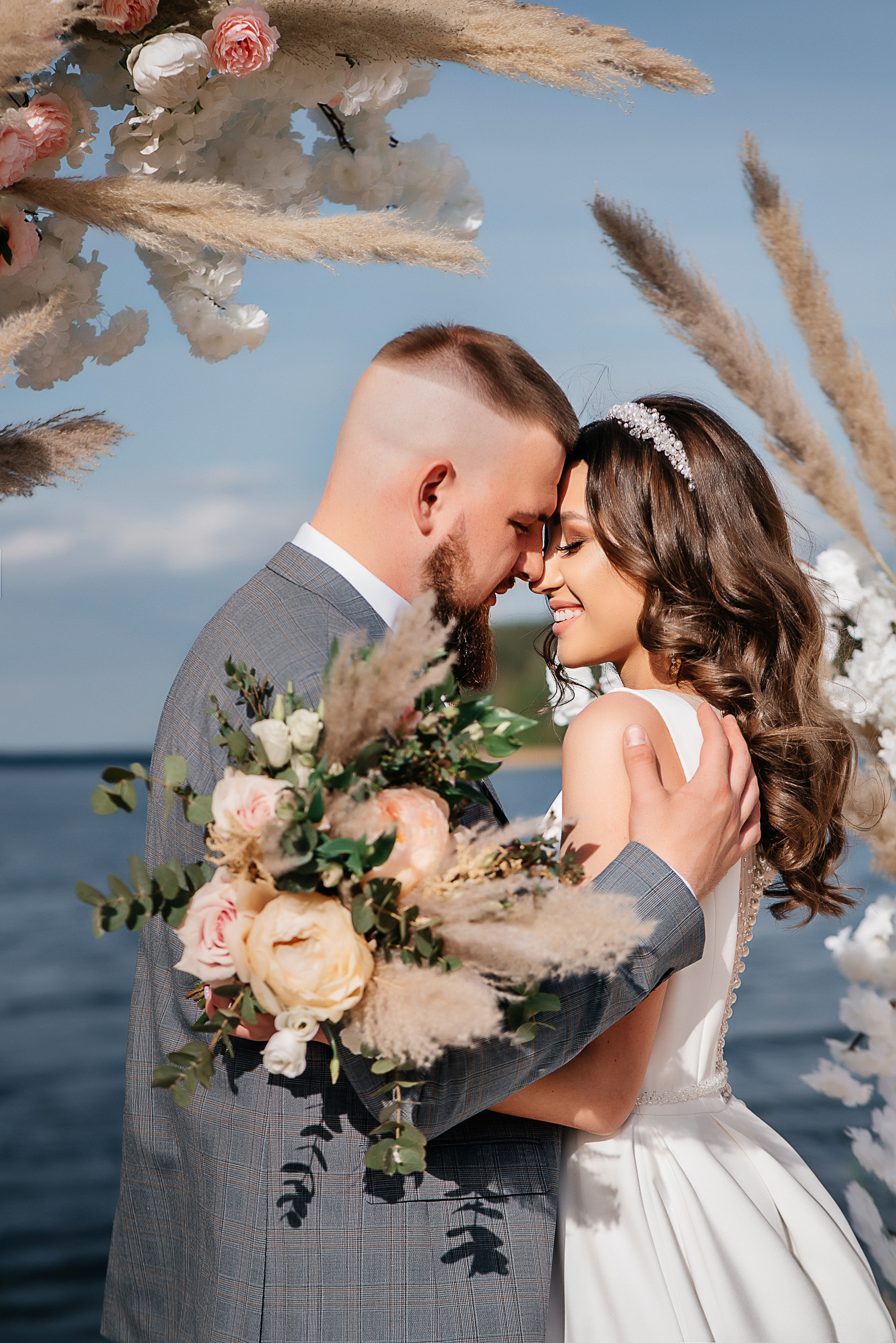 Василиса и Евгений. Свадебный салон-ателье Бонжур в Минске Bonjour