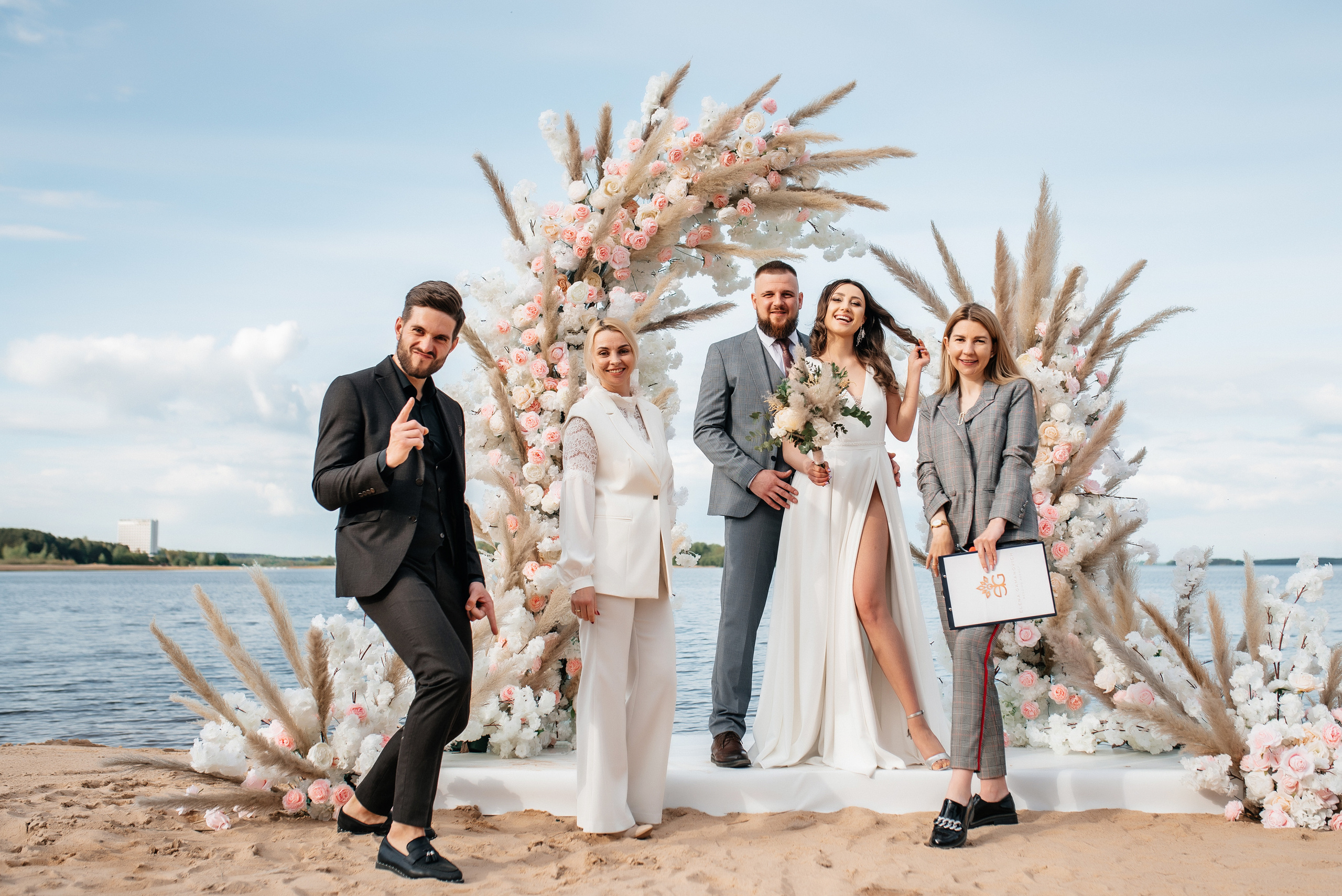 Василиса и Евгений. Свадебный салон-ателье Бонжур в Минске Bonjour