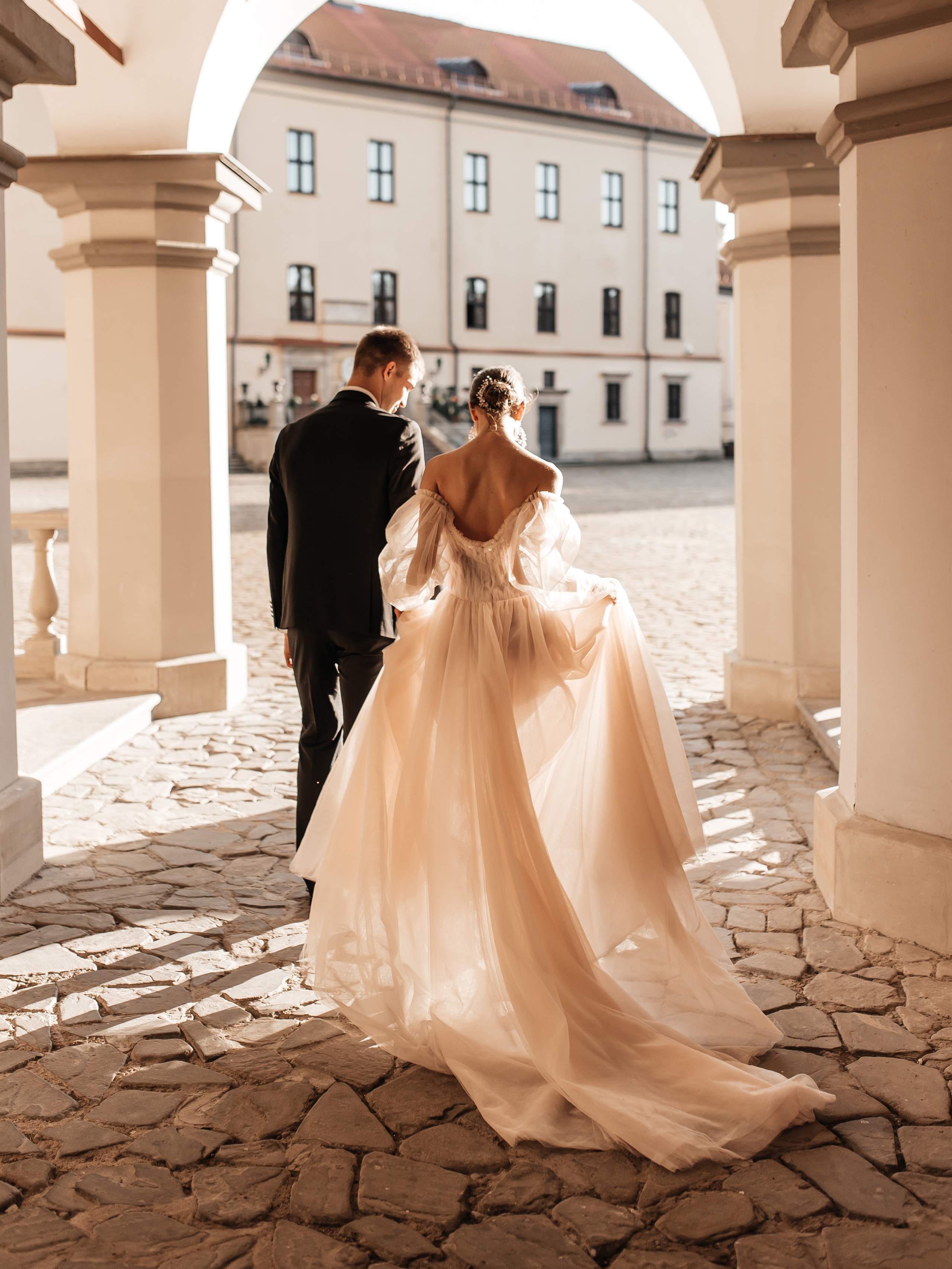 Валентин и Мария. Свадебный салон-ателье Бонжур в Минске Bonjour