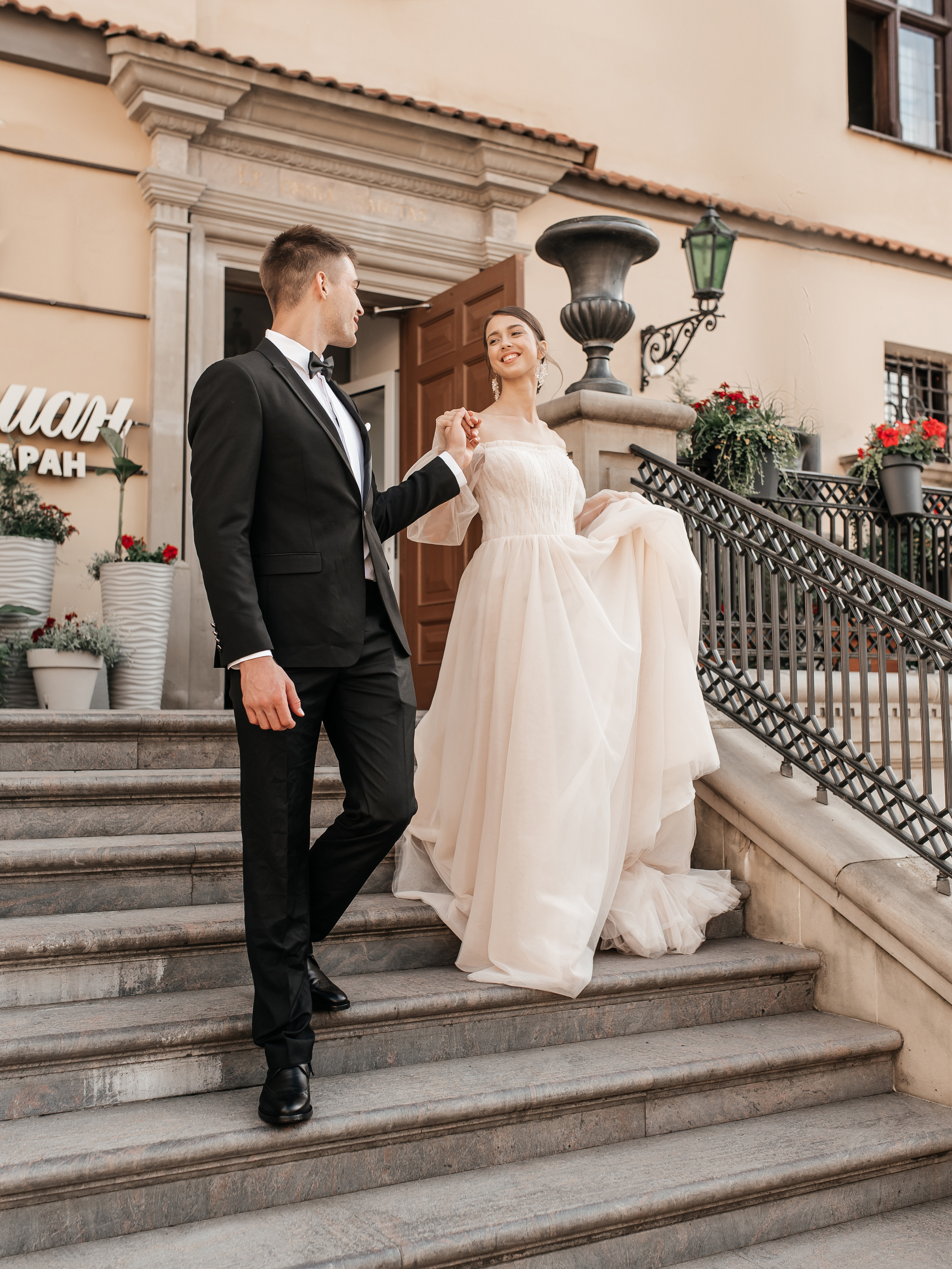 Валентин и Мария. Свадебный салон-ателье Бонжур в Минске Bonjour