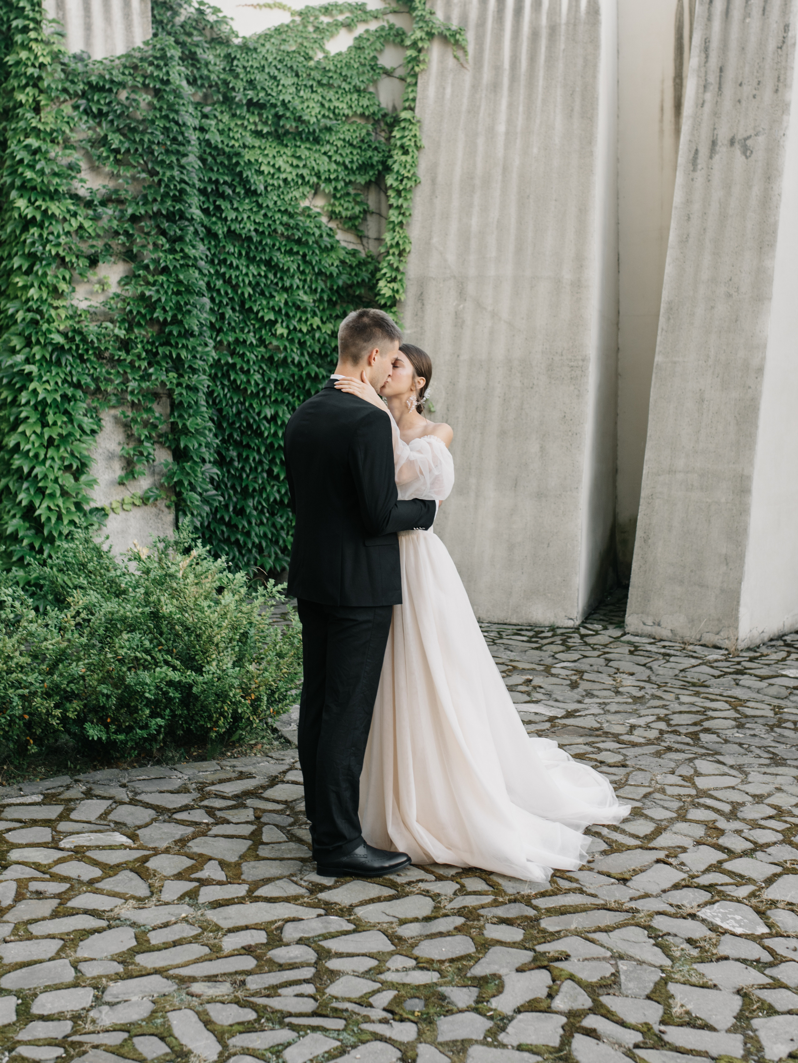 Валентин и Мария. Свадебный салон-ателье Бонжур в Минске Bonjour
