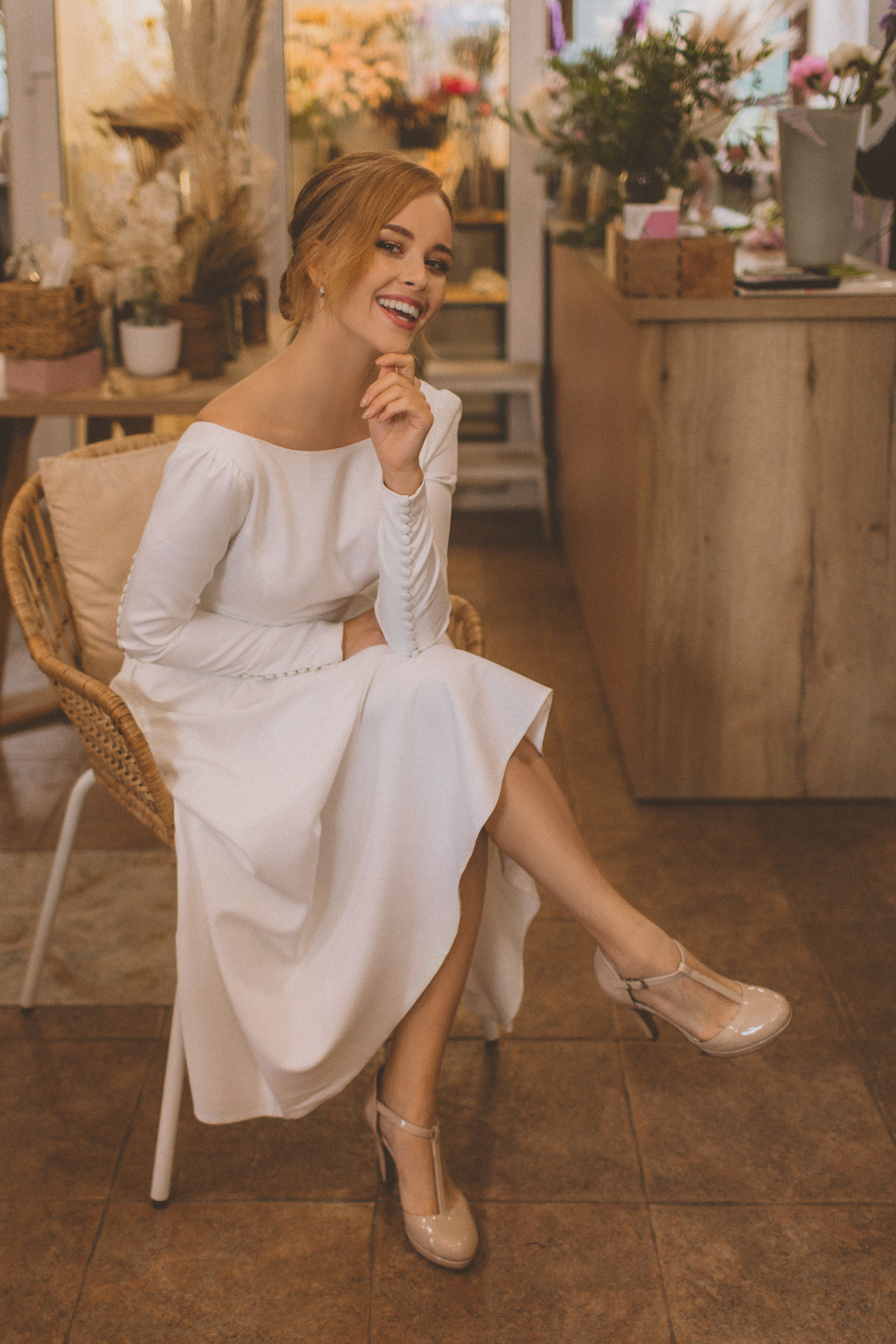 Фотосессия невесты Маргариты в свадебном платье Брижит миди от Бонжур. Свадебный салон-ателье Бонжур в Минске Bonjour