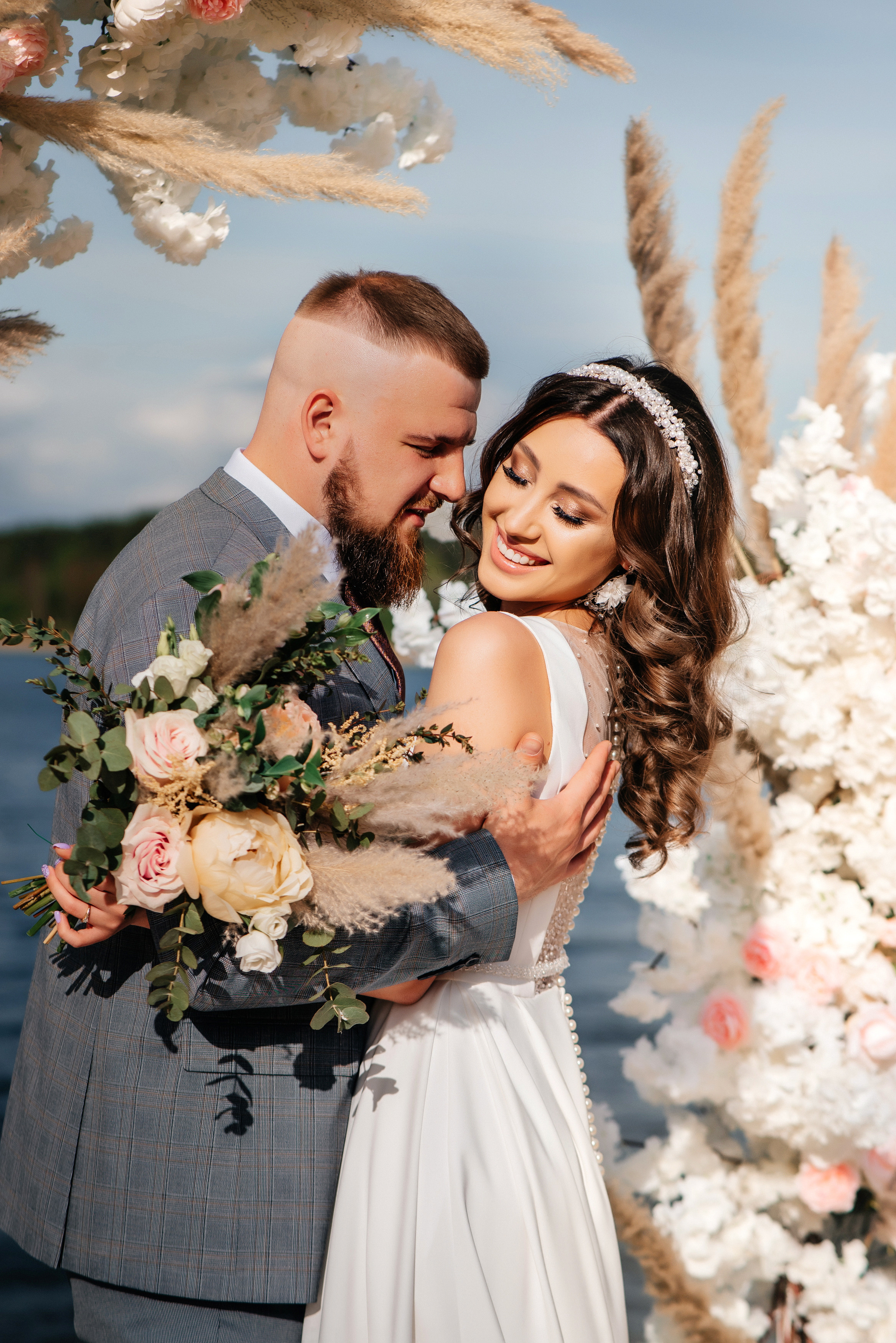 Василиса и Евгений. Свадебный салон-ателье Бонжур в Минске Bonjour