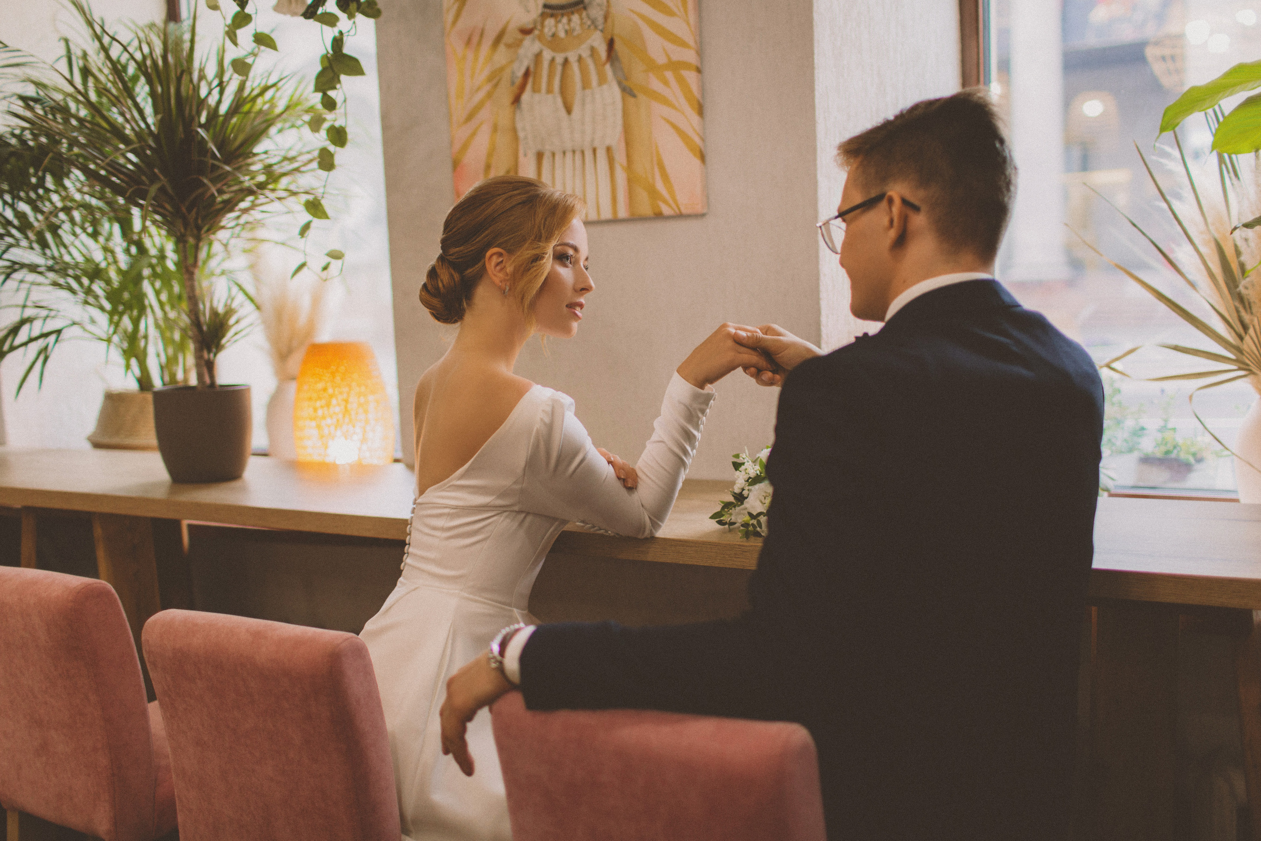 Фотосессия невесты Маргариты в свадебном платье Брижит миди от Бонжур. Свадебный салон-ателье Бонжур в Минске Bonjour